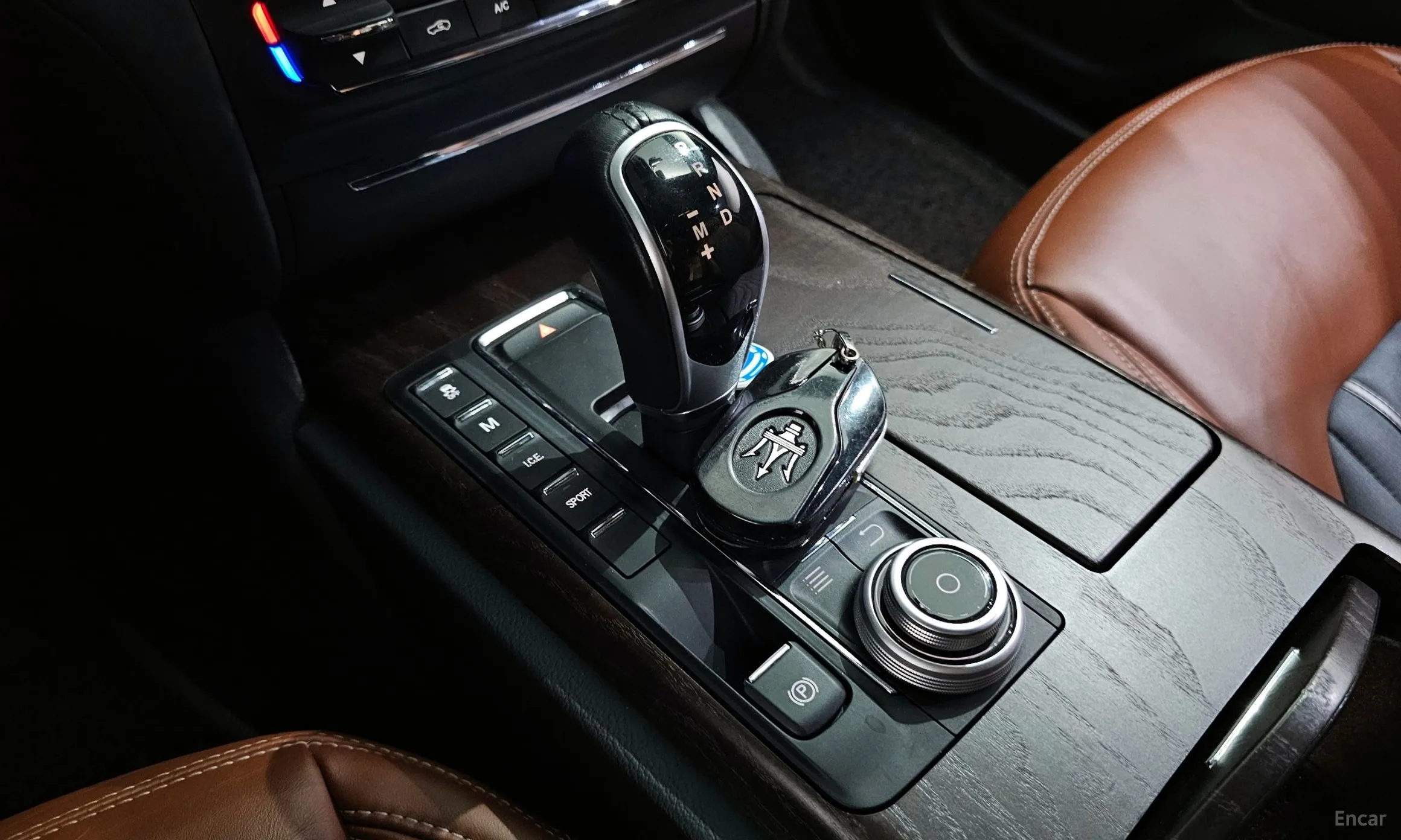 Maserati Ghibli превью 9