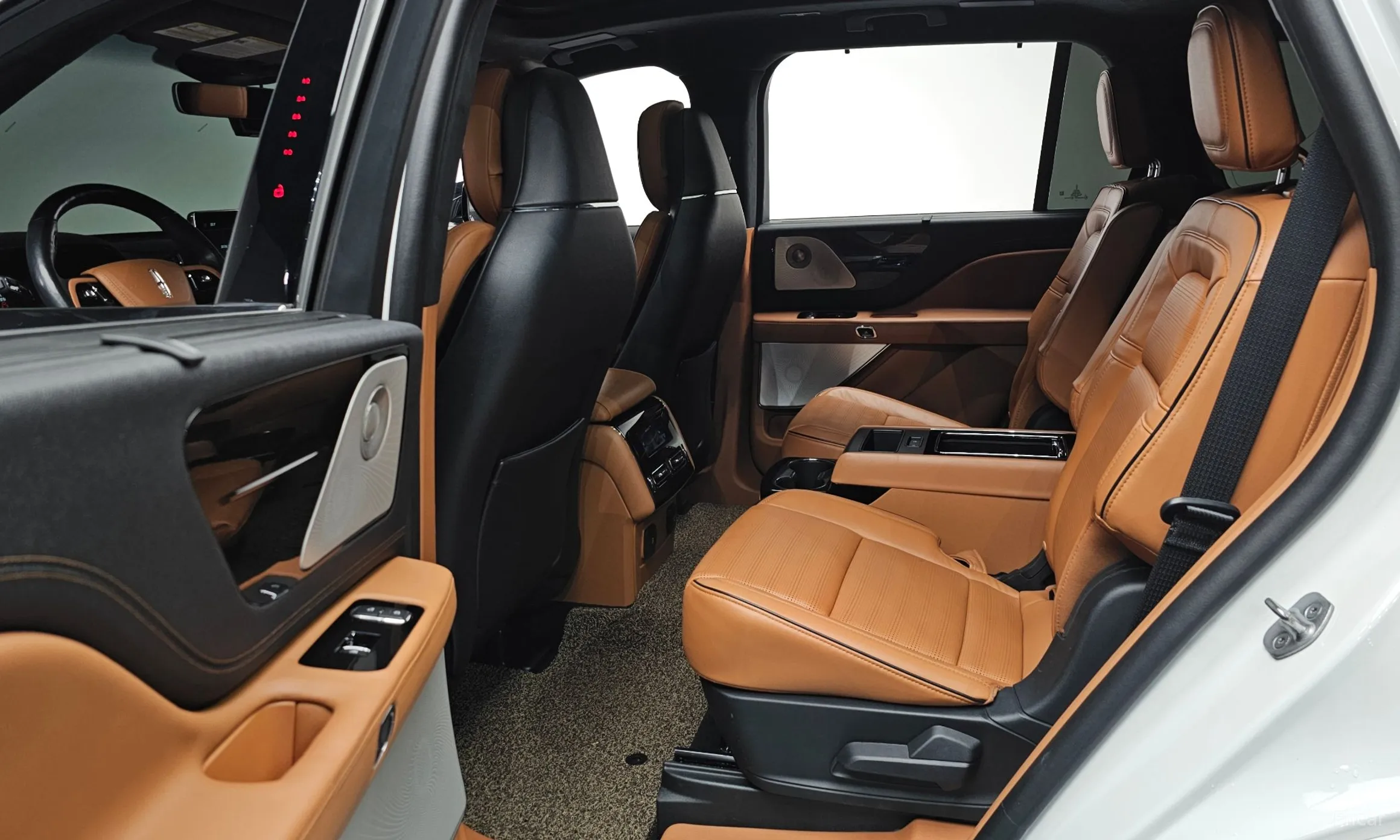 Lincoln Aviator 2nd Generation превью 12