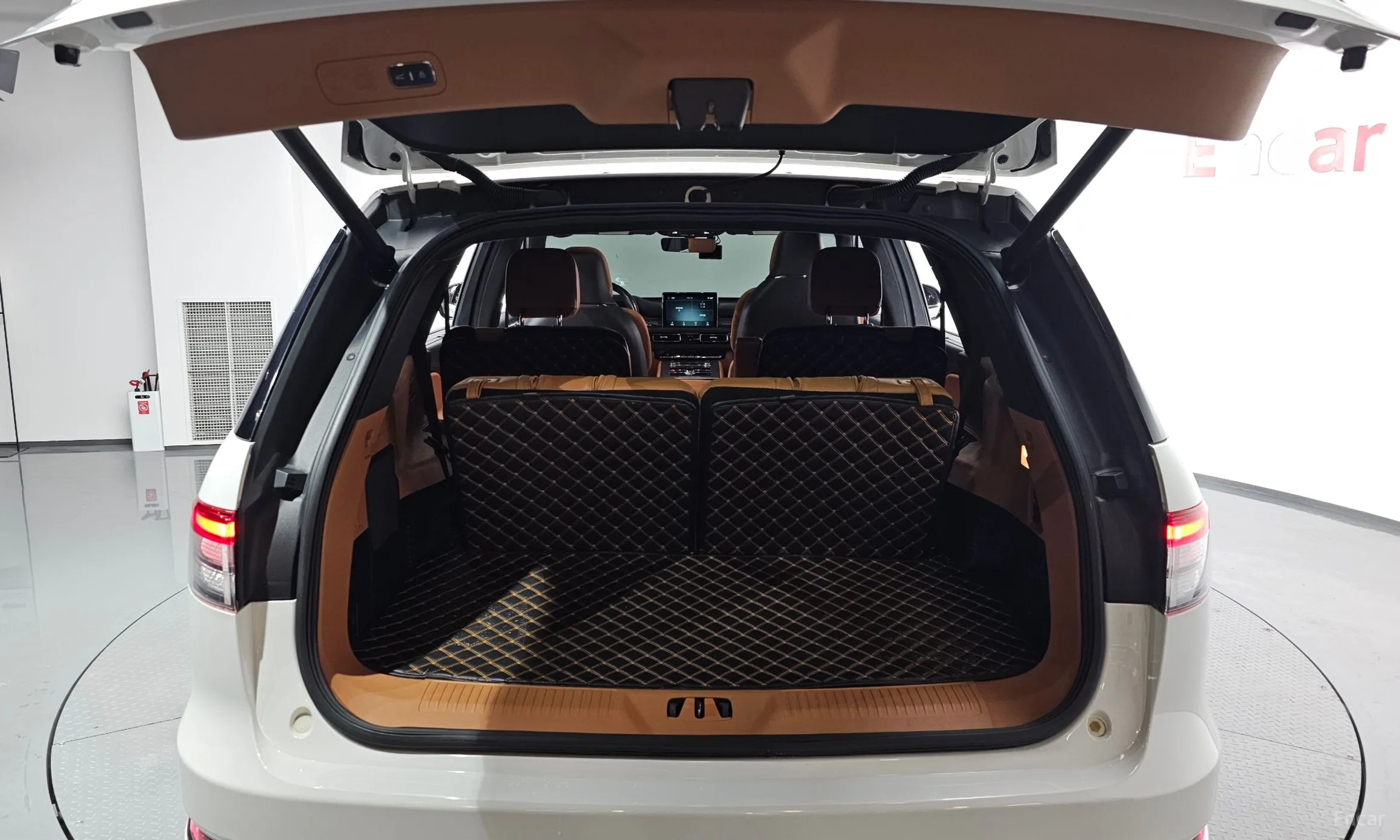 Lincoln Aviator 2nd Generation превью 20