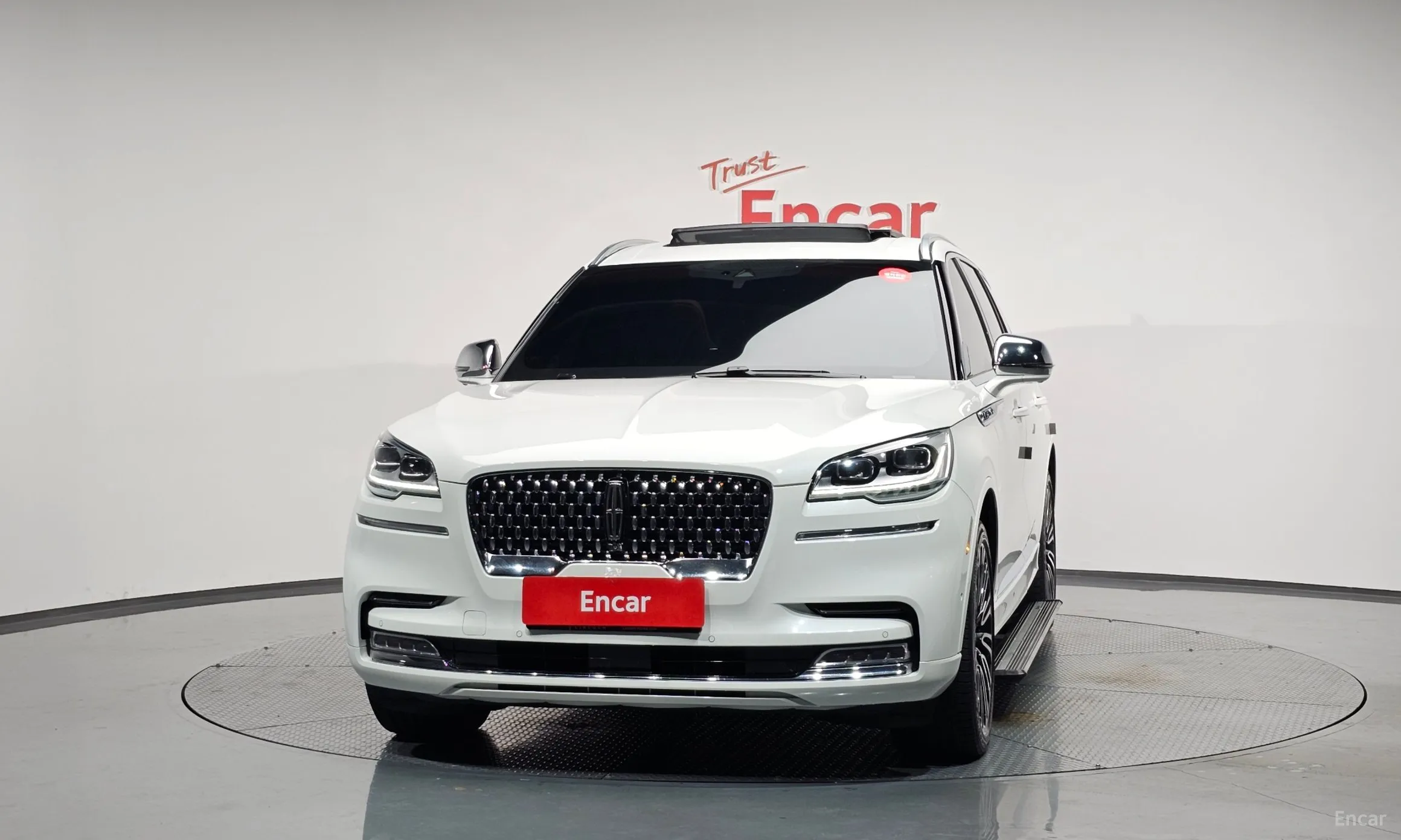 Lincoln Aviator 2nd Generation превью 3