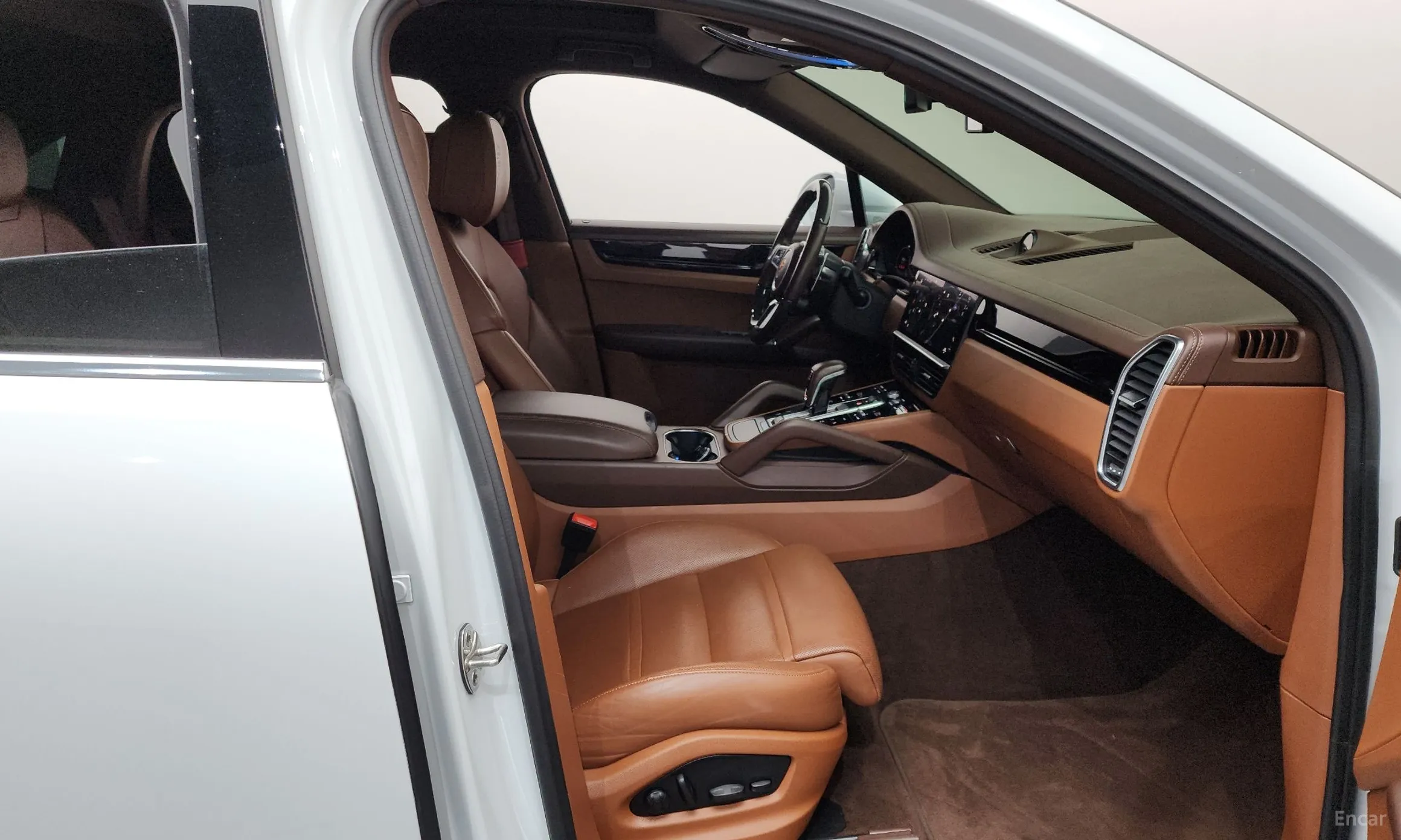 Porsche Cayenne (PO536) превью 11
