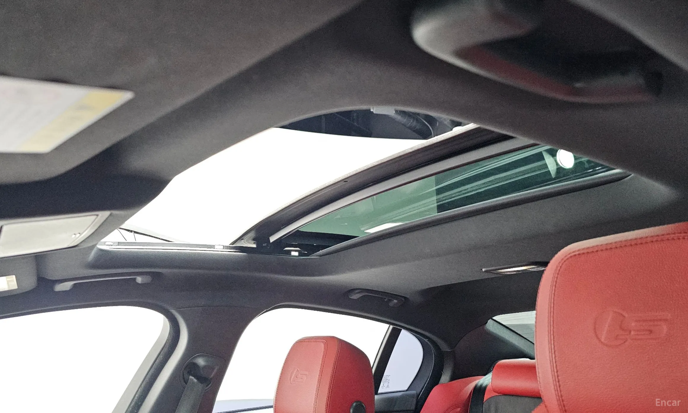 Jaguar XE превью 18