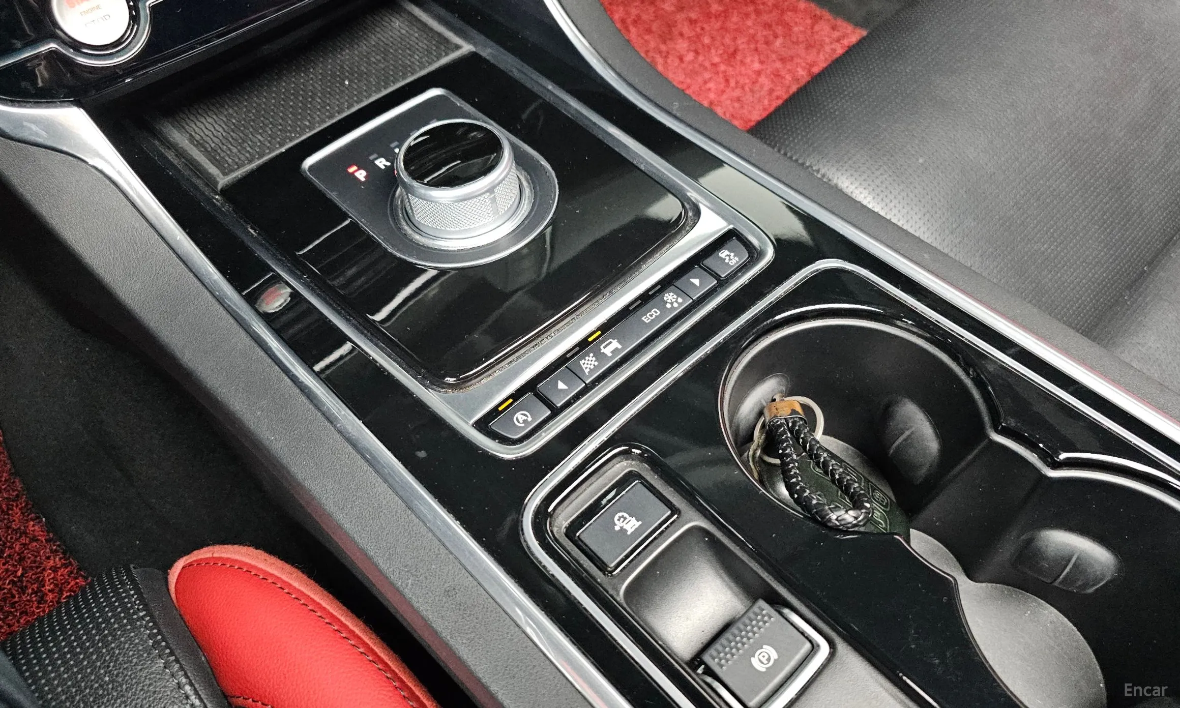 Jaguar XE превью 9