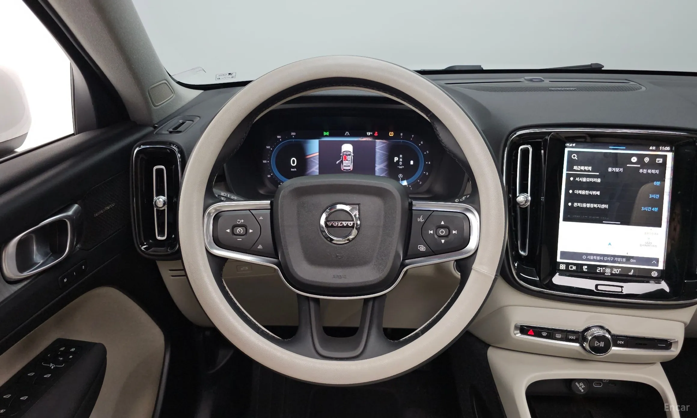Volvo XC40 превью 13