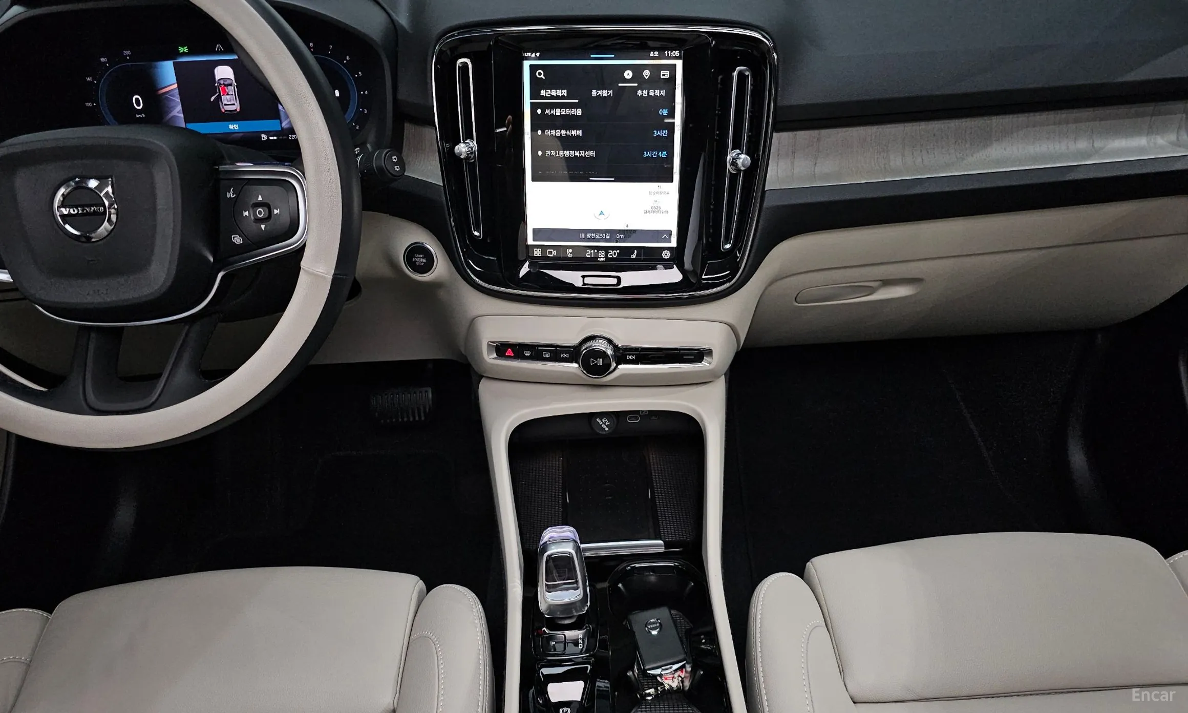 Volvo XC40 превью 14