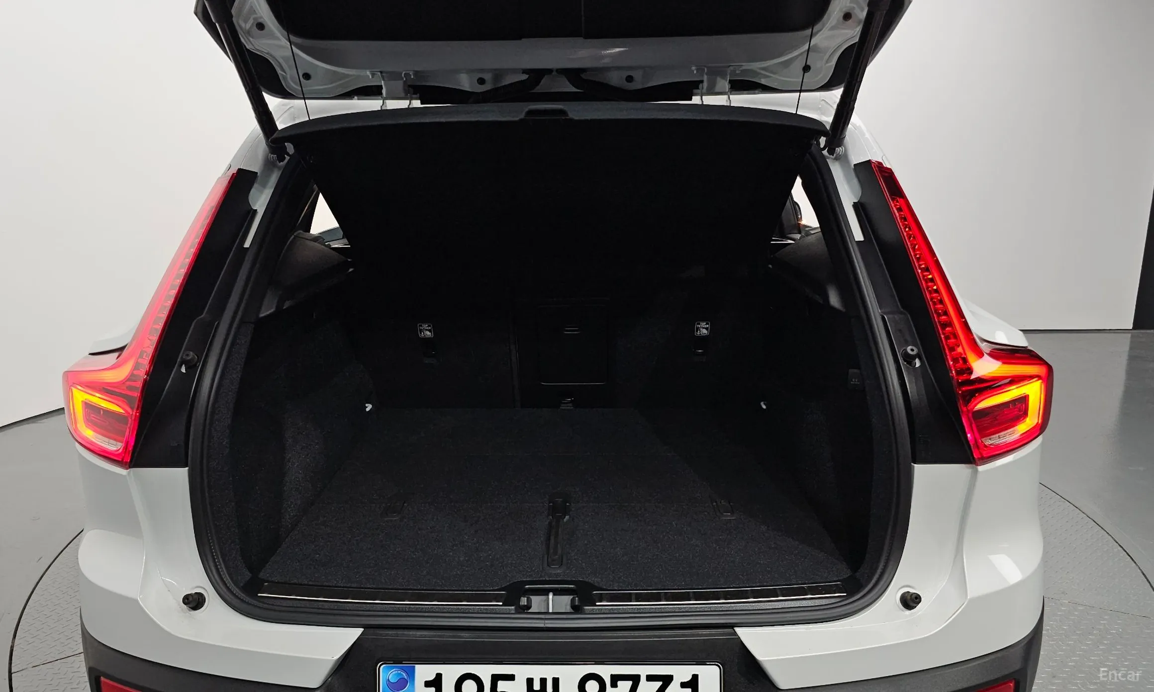 Volvo XC40 превью 20
