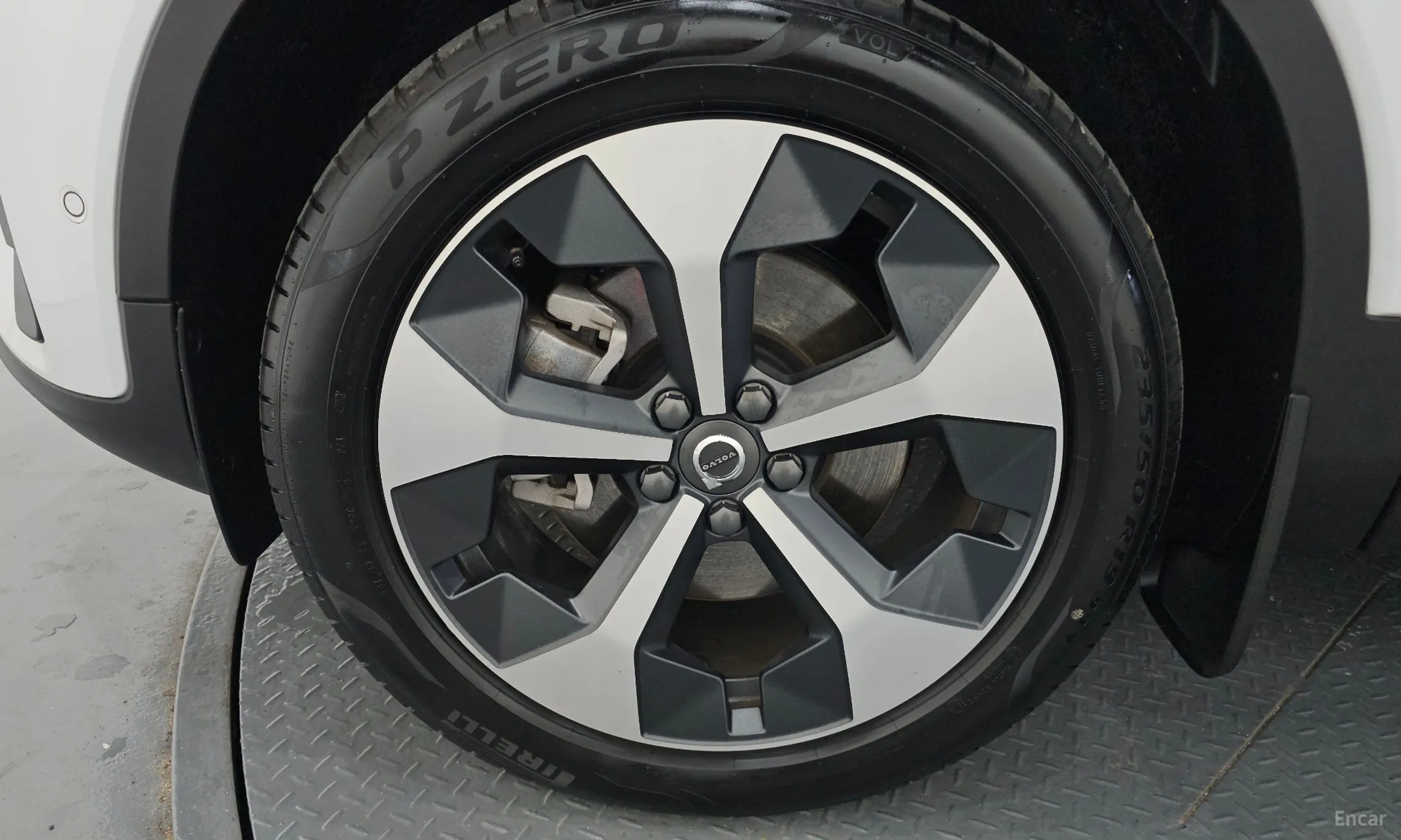 Volvo XC40 превью 5