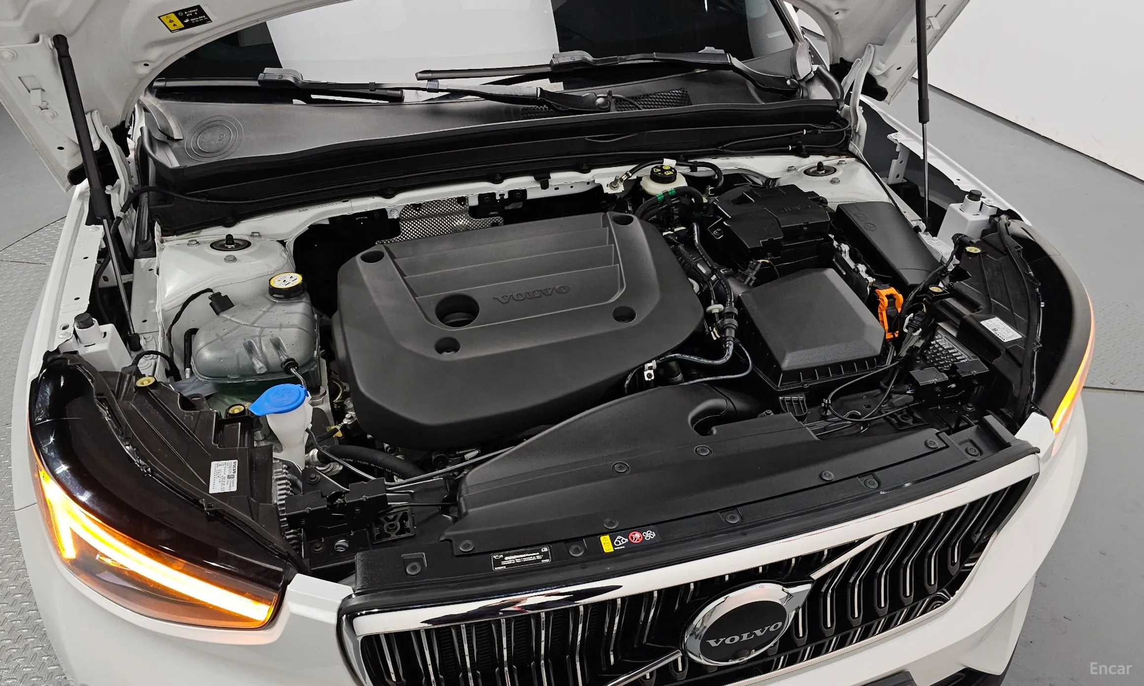 Volvo XC40 превью 6