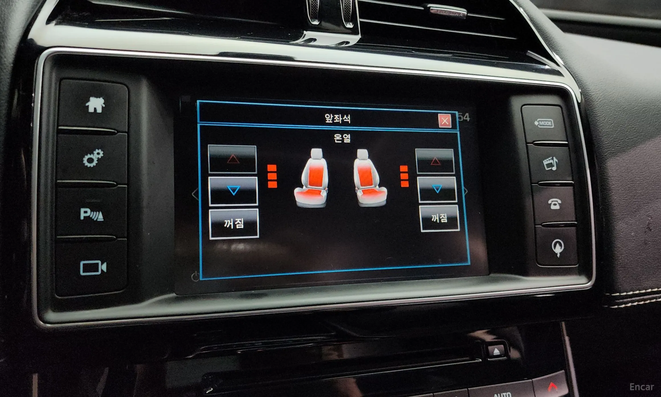 Jaguar XE превью 16
