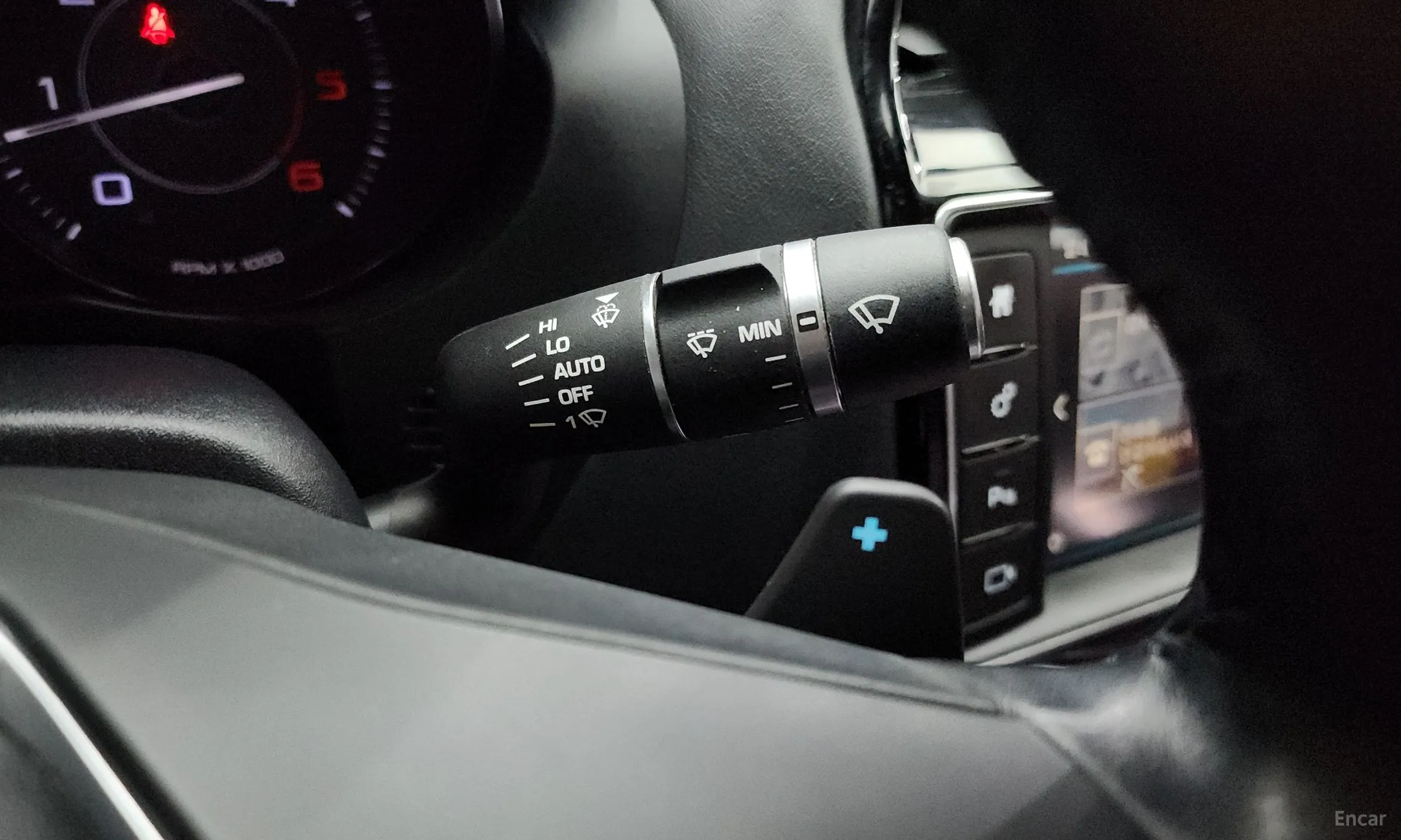 Jaguar XE превью 18
