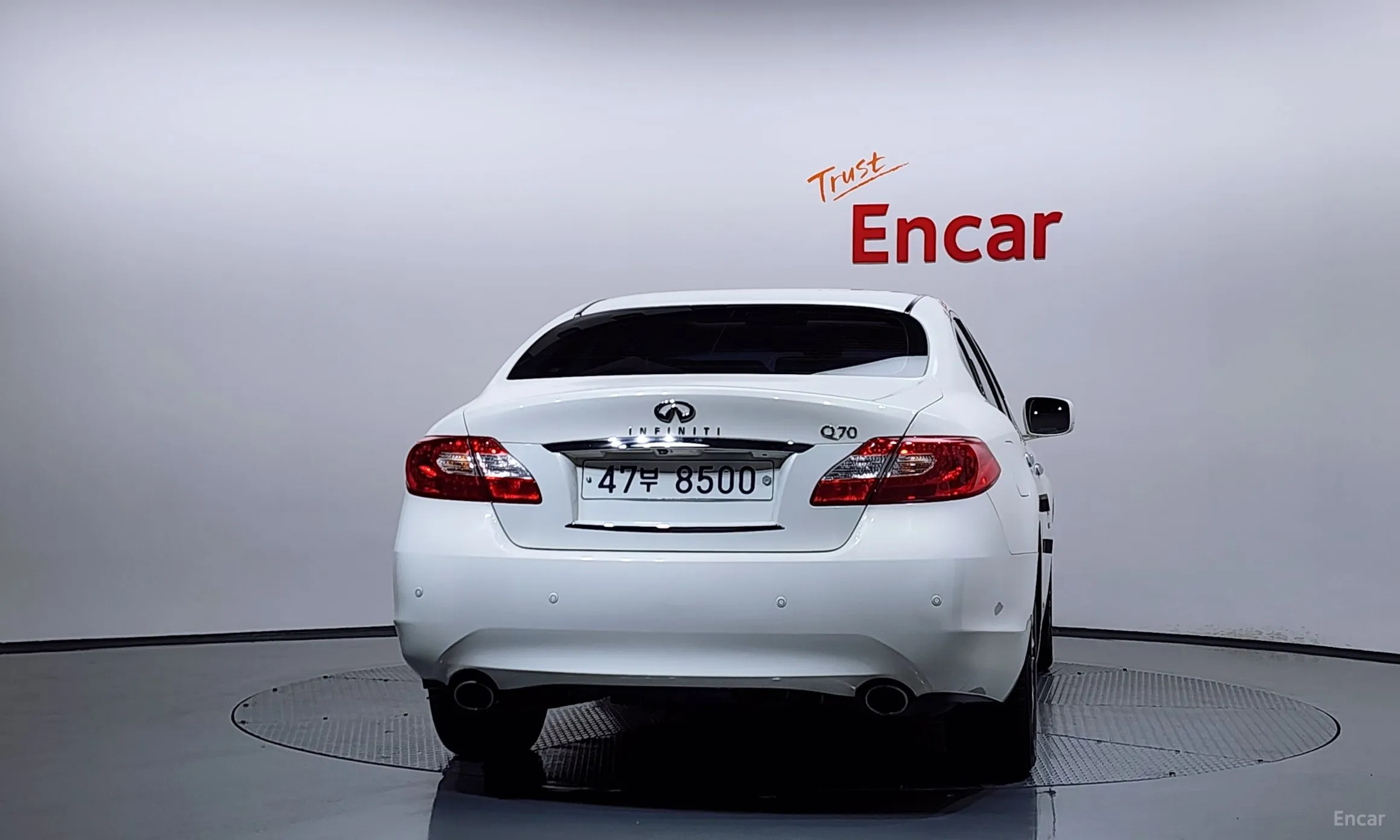 Infiniti Q70 превью 4