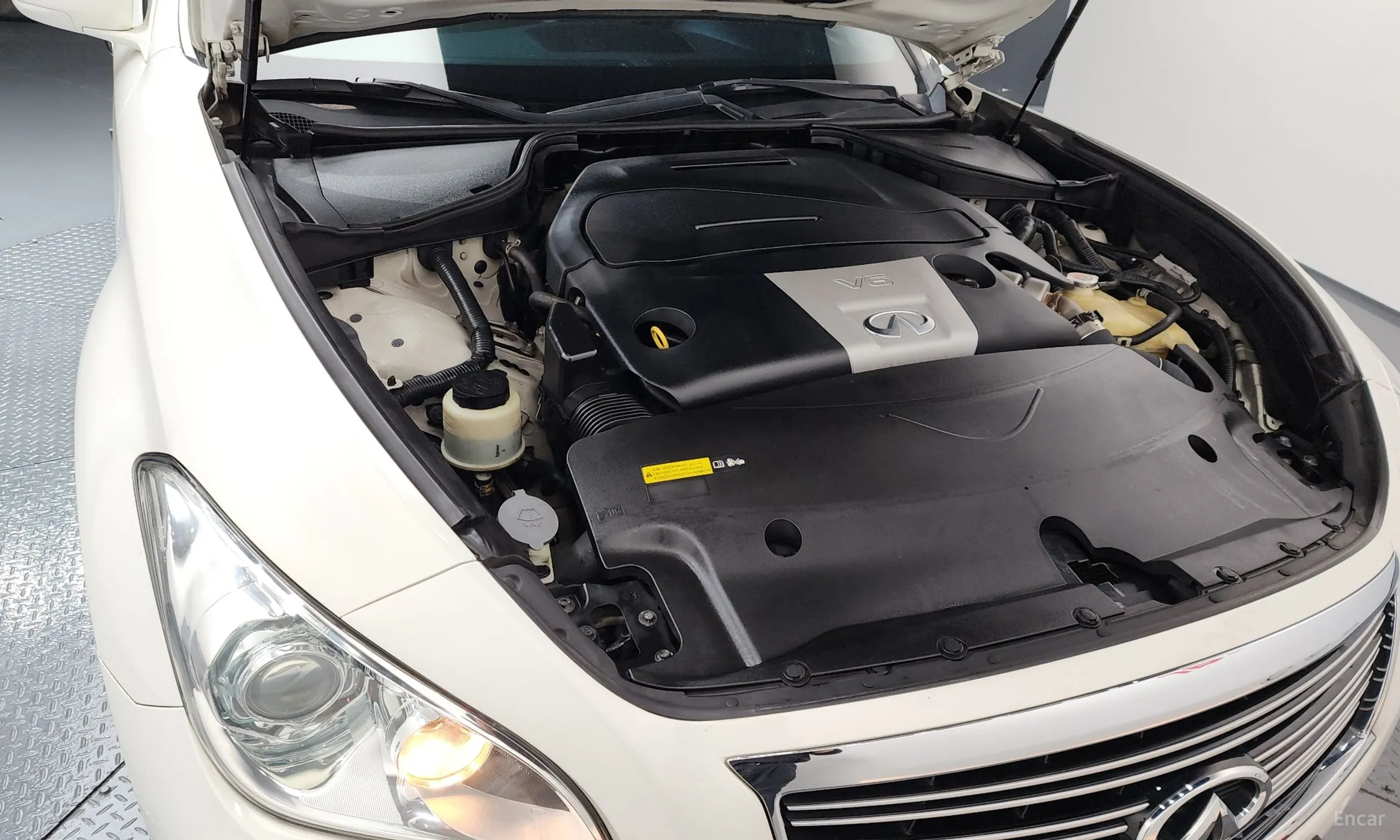 Infiniti Q70 превью 6