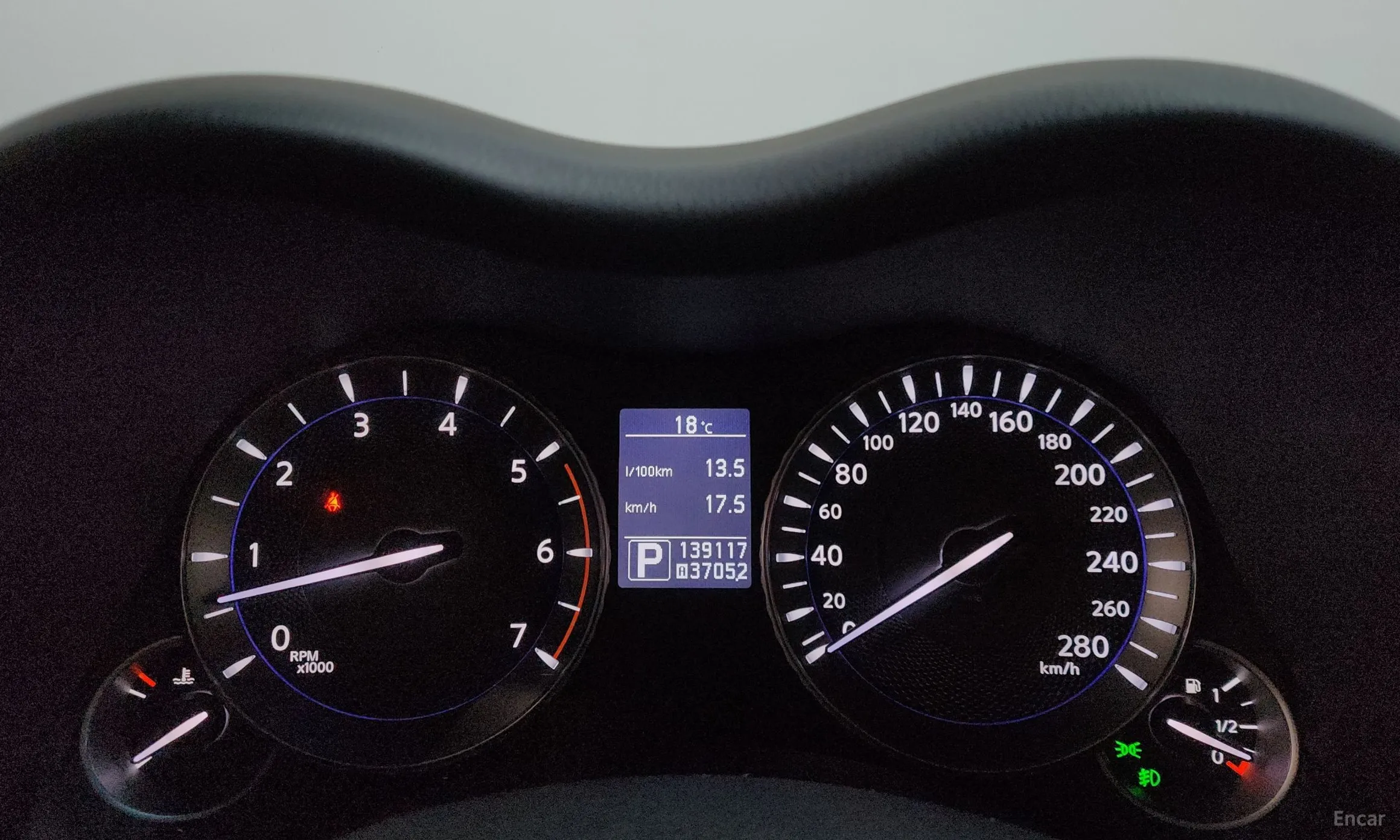 Infiniti Q70 превью 8