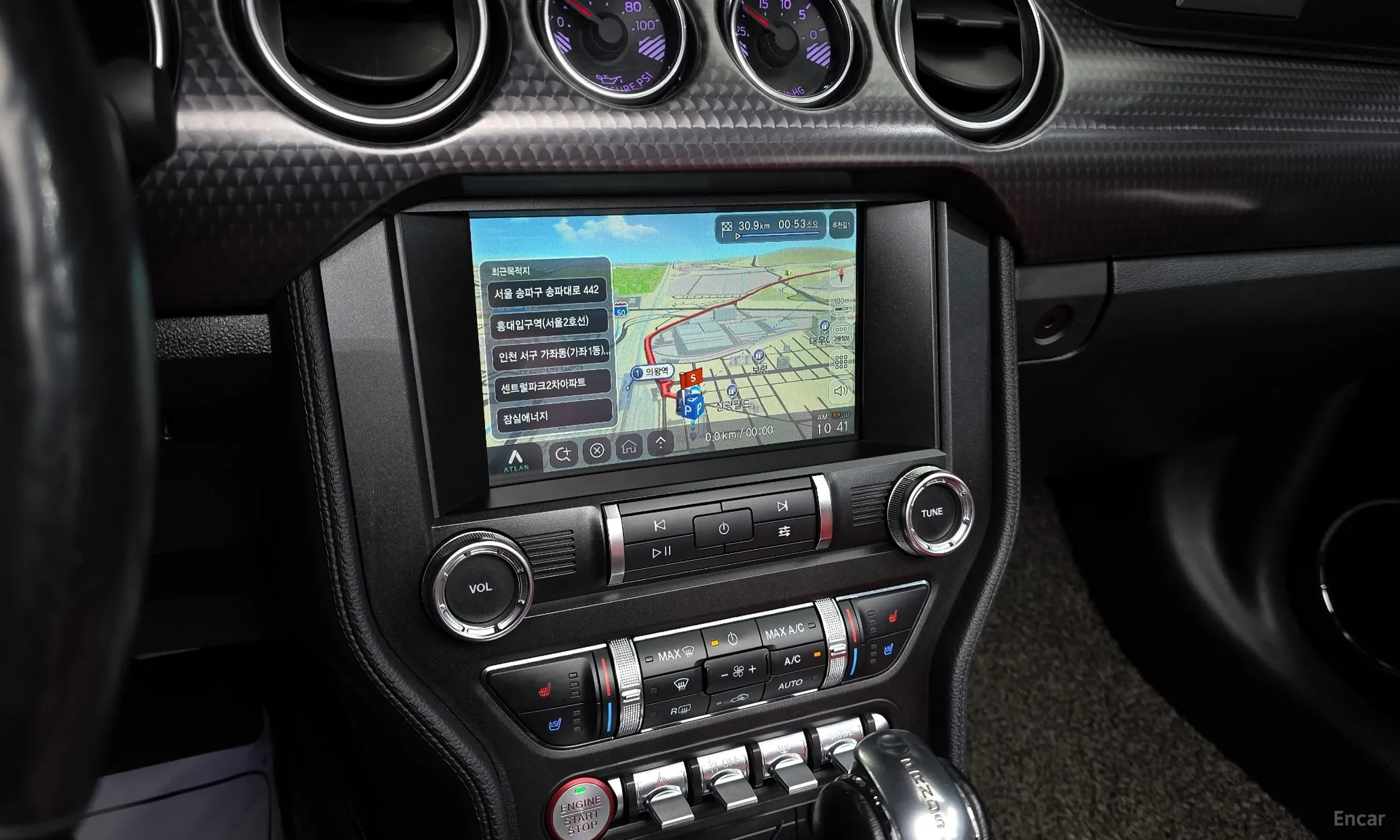 Ford Mustang превью 14