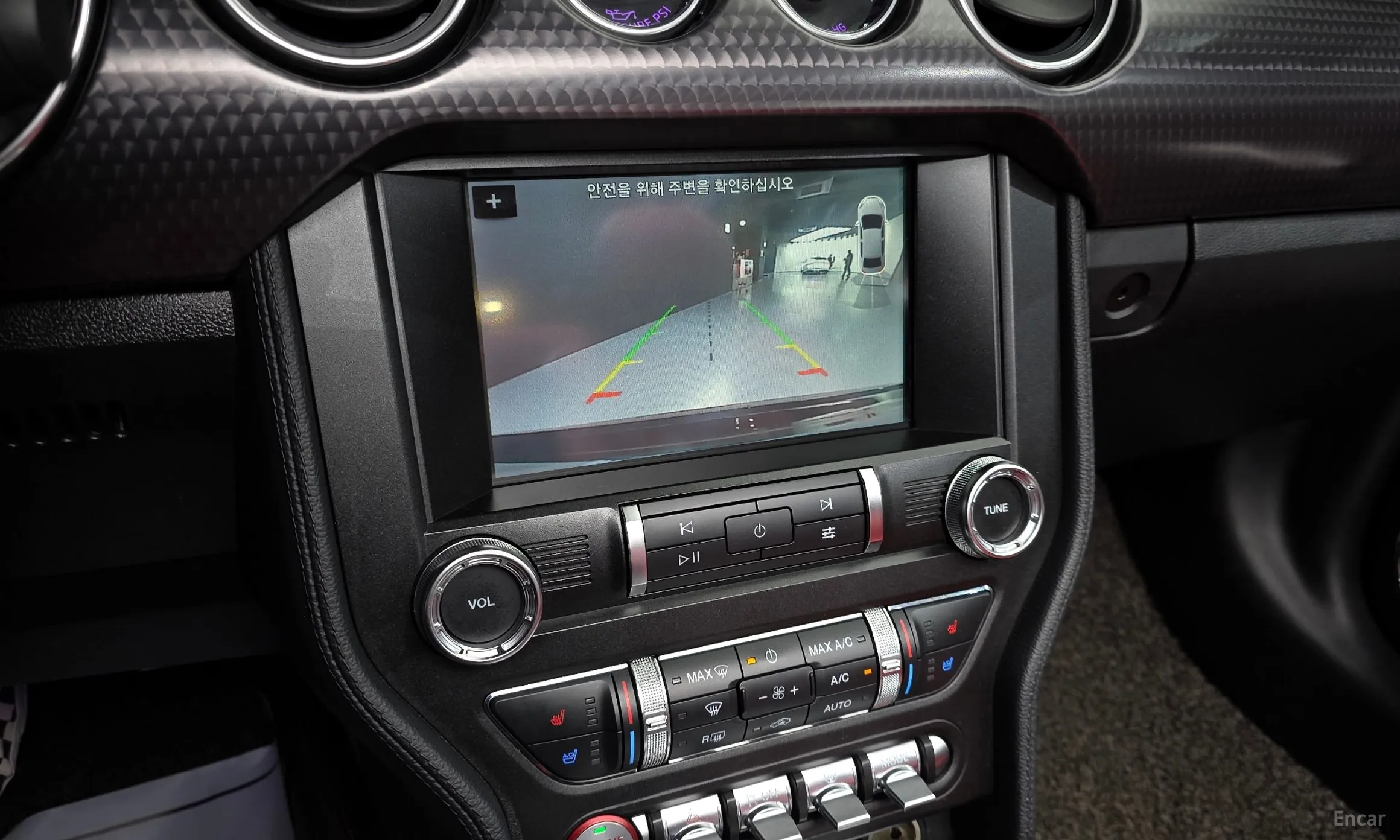 Ford Mustang превью 15