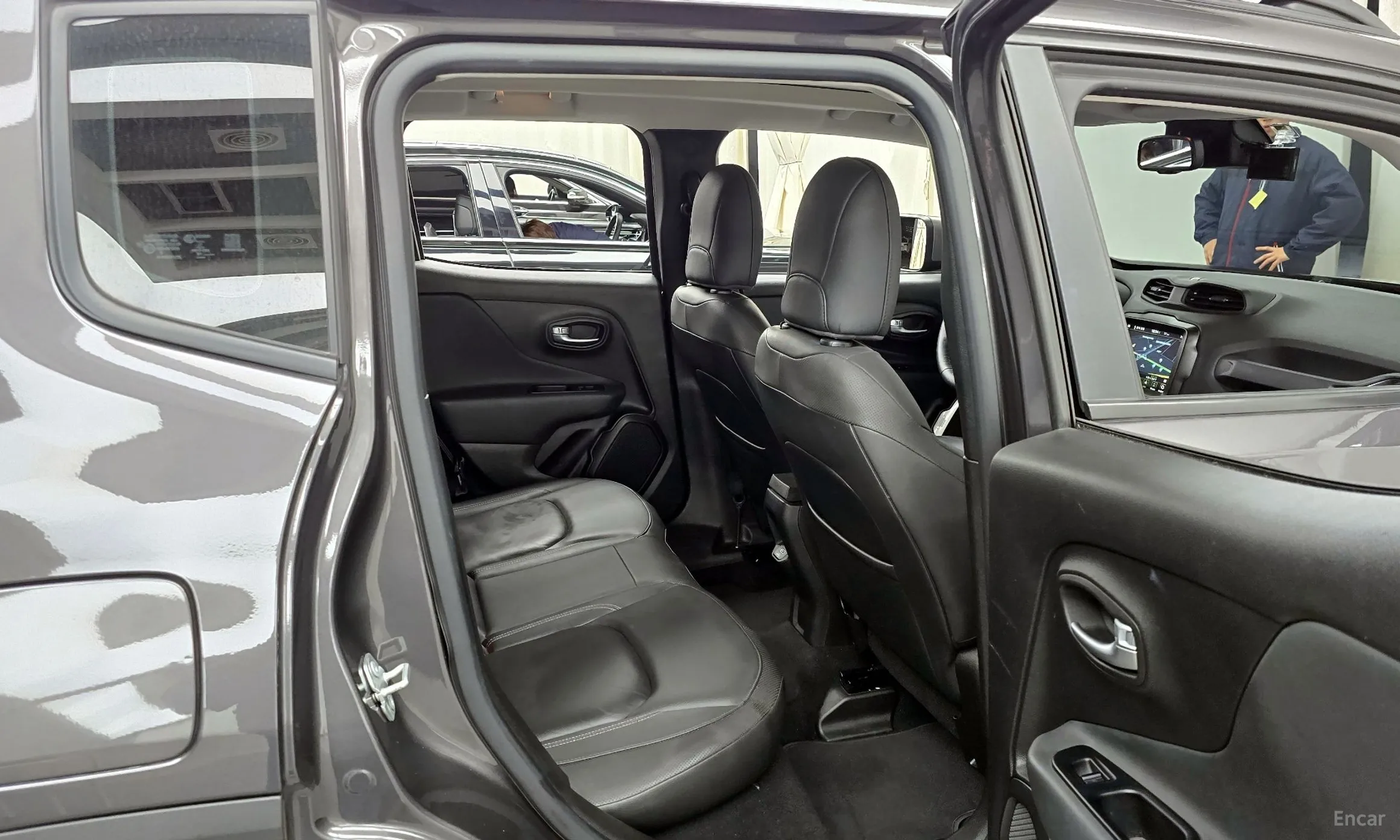 Jeep Renegade превью 12