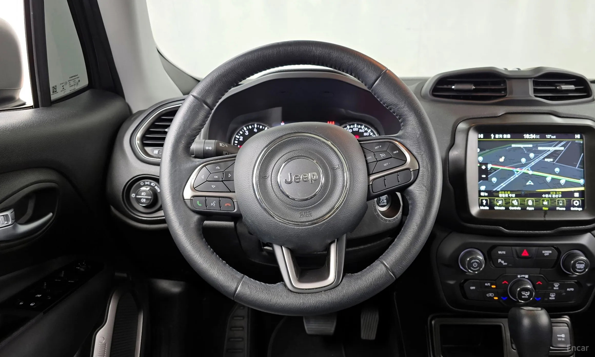 Jeep Renegade превью 13