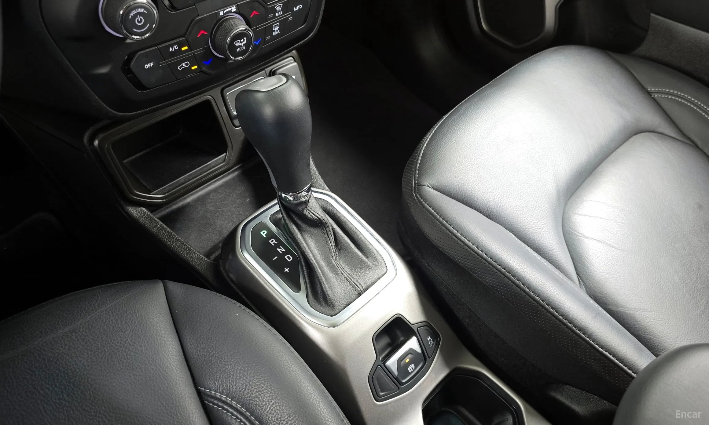 Jeep Renegade превью 9