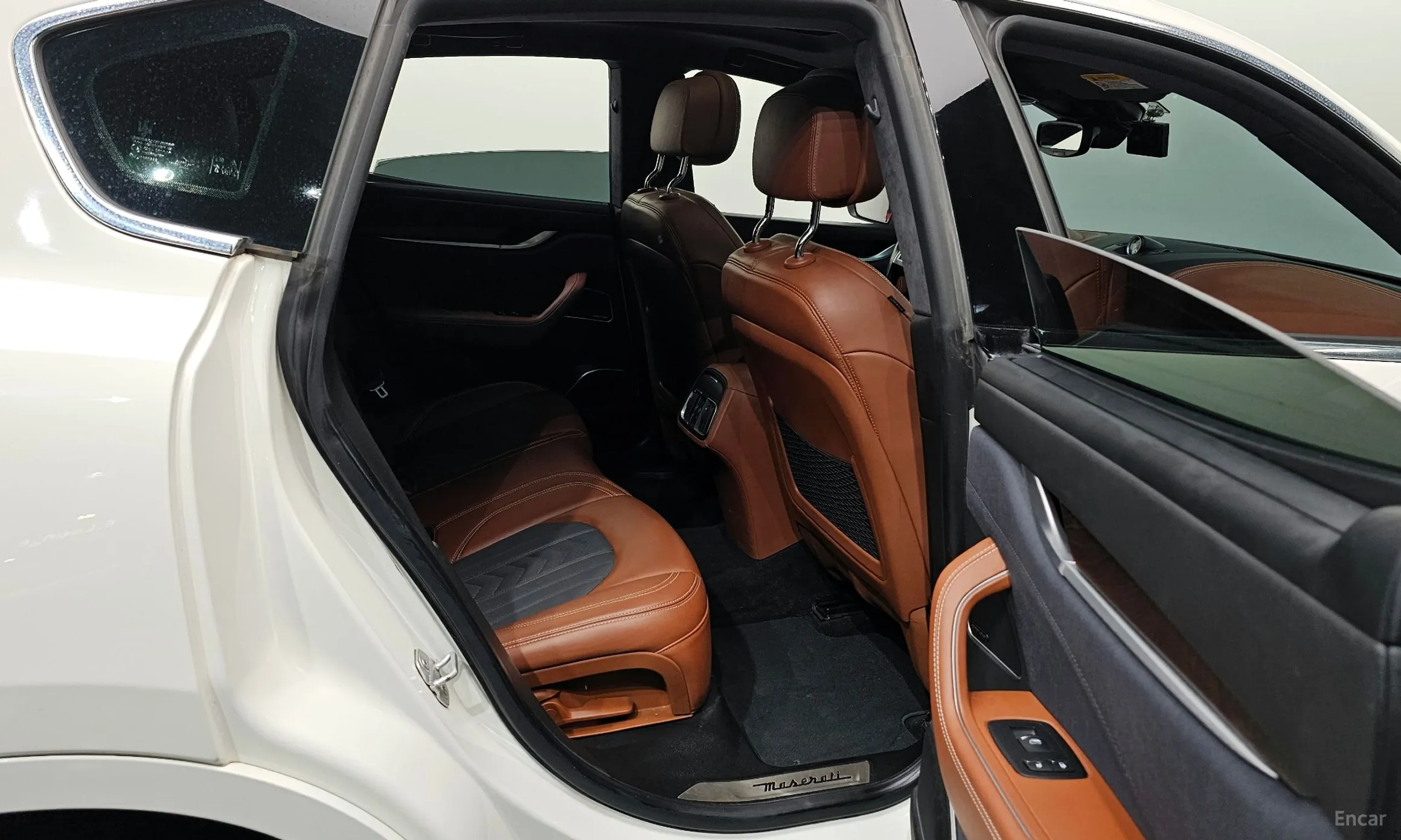 Maserati Levante превью 12