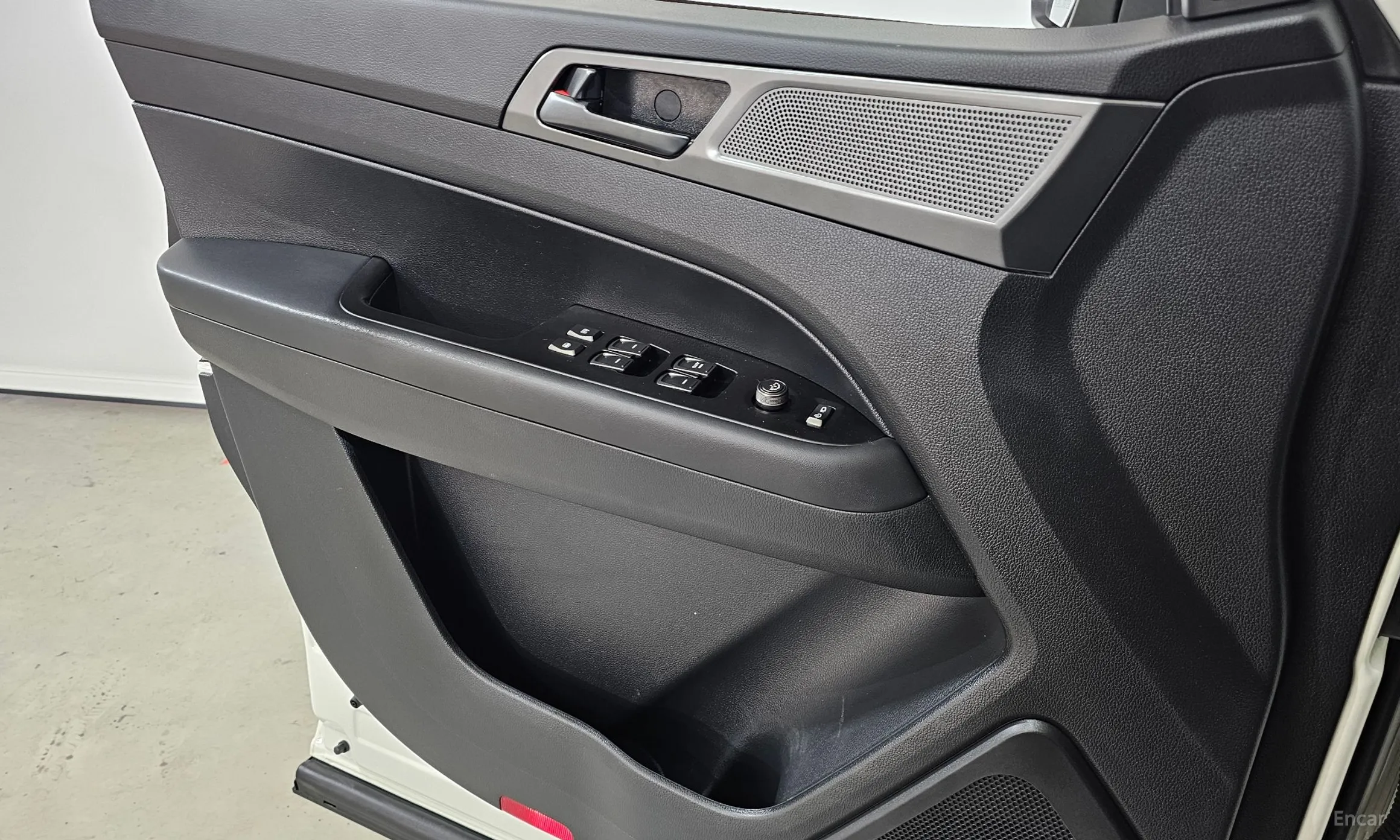KG Mobility (SsangYong) Rexton Sports превью 14