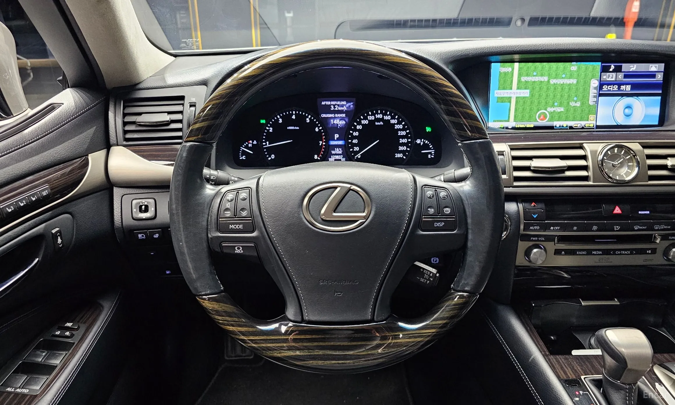 Lexus LS460 превью 13