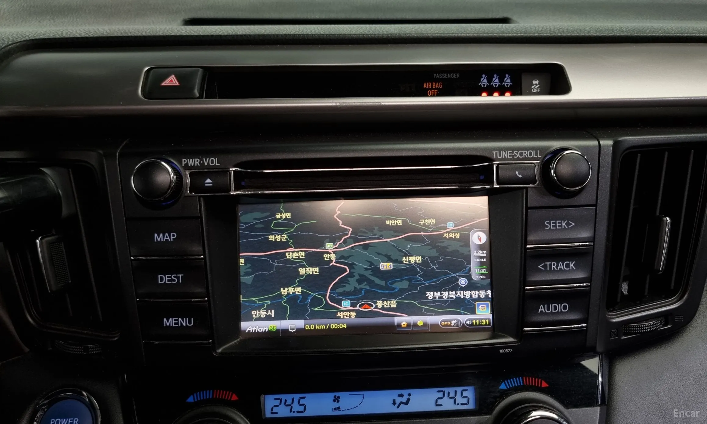 Toyota RAV4 превью 14
