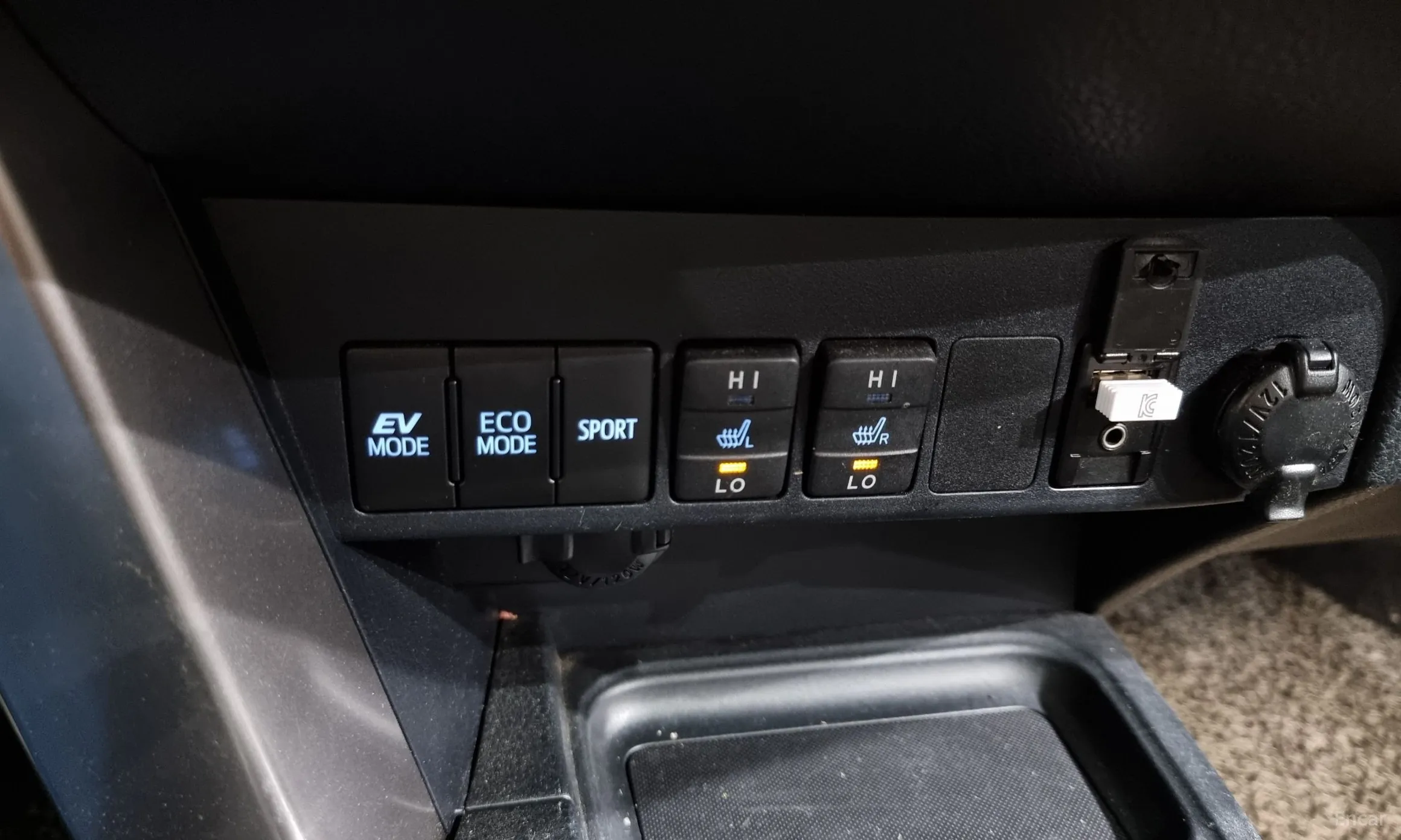 Toyota RAV4 превью 18