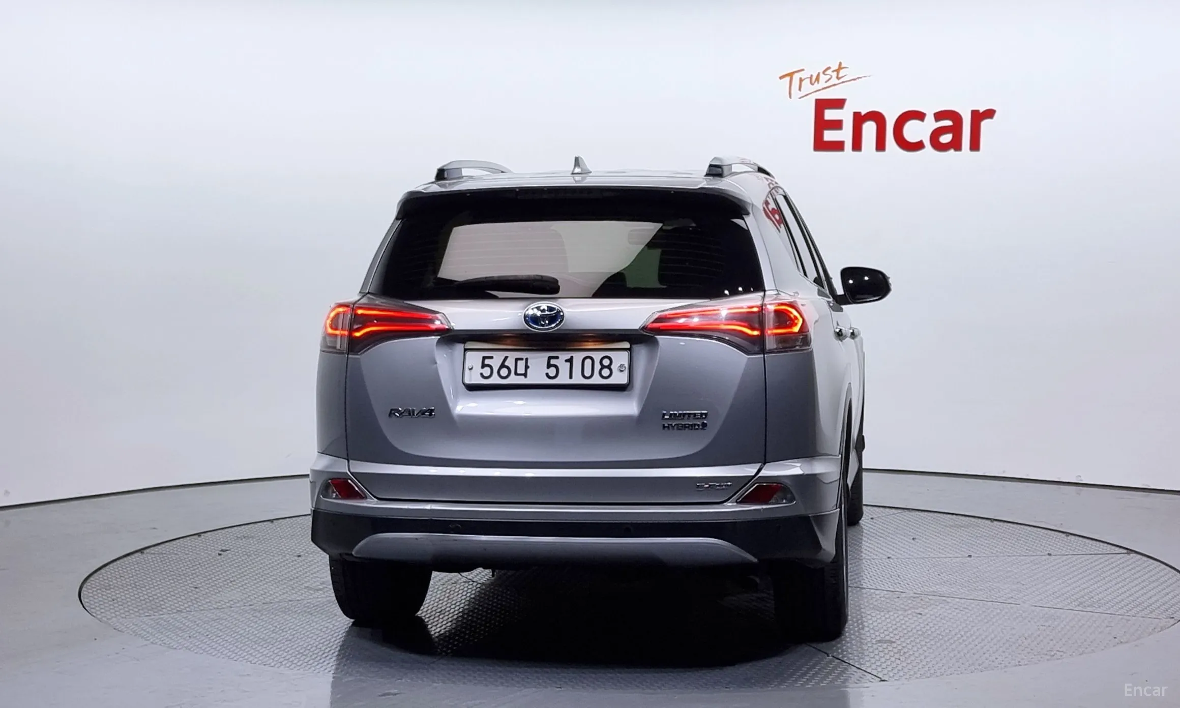 Toyota RAV4 превью 4