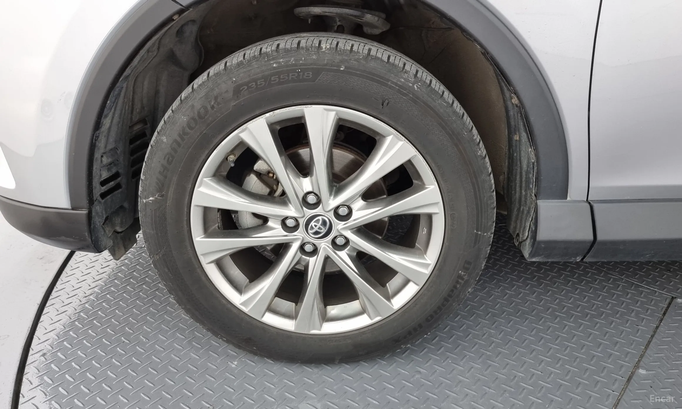 Toyota RAV4 превью 5