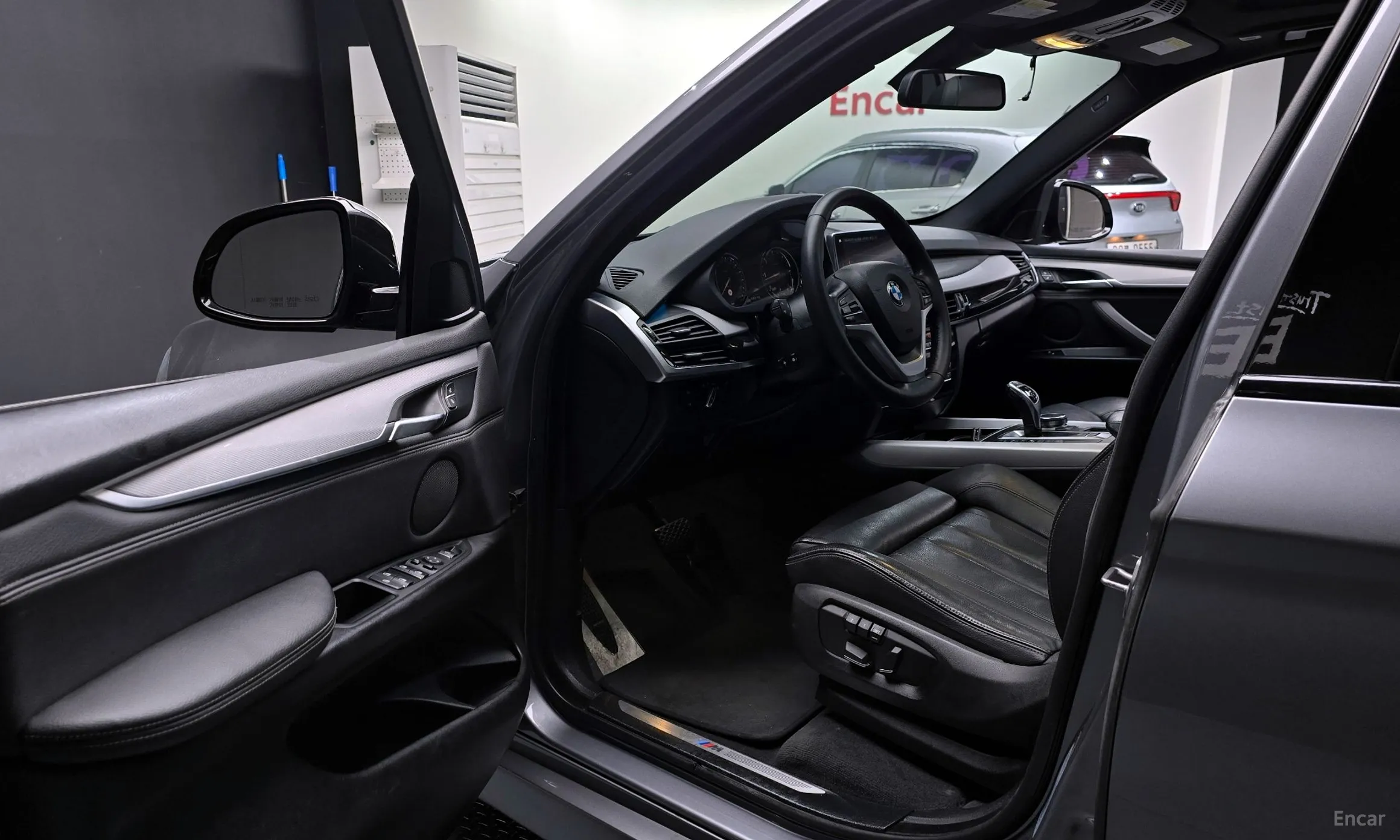 BMW X5 (F15) превью 10