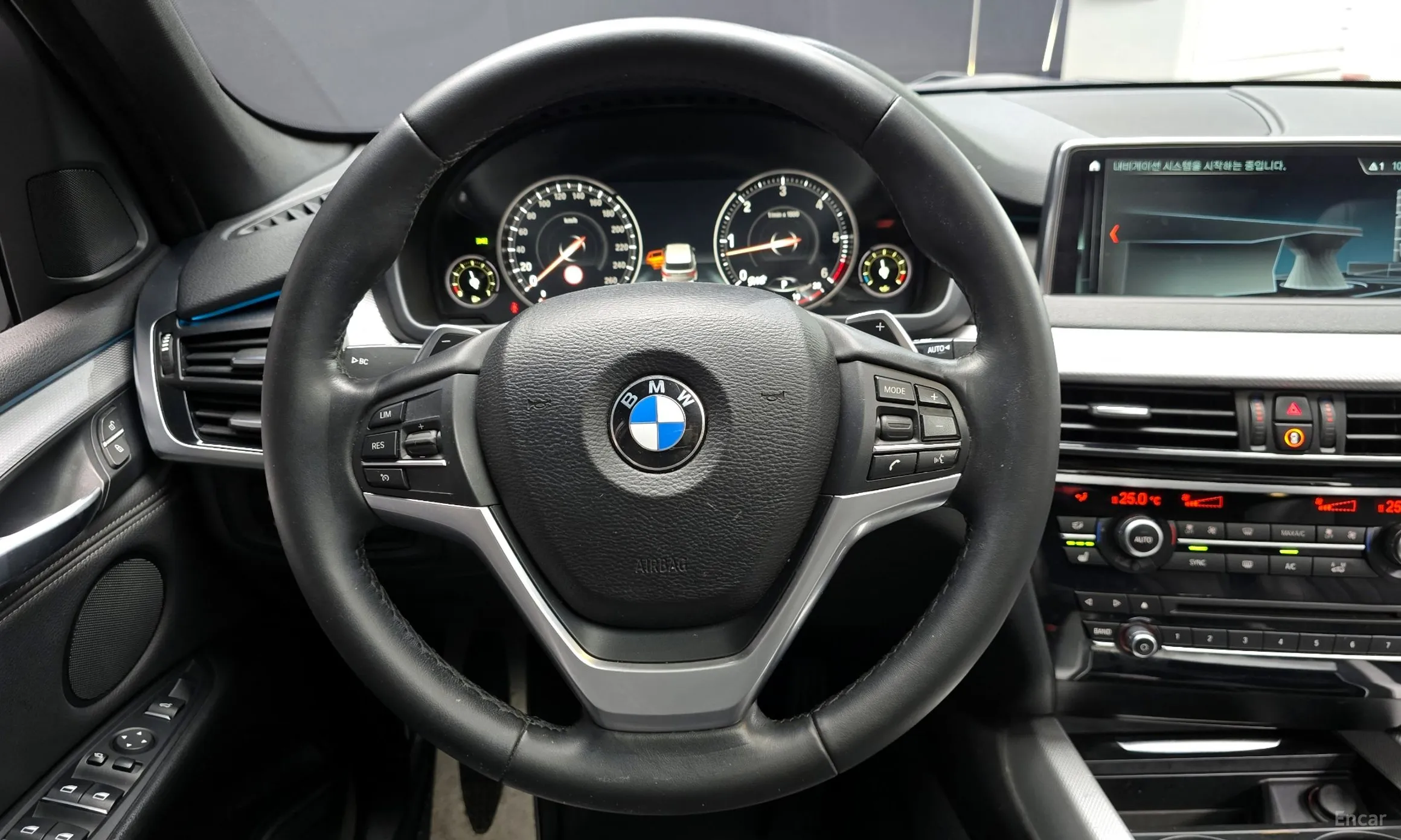 BMW X5 (F15) превью 13
