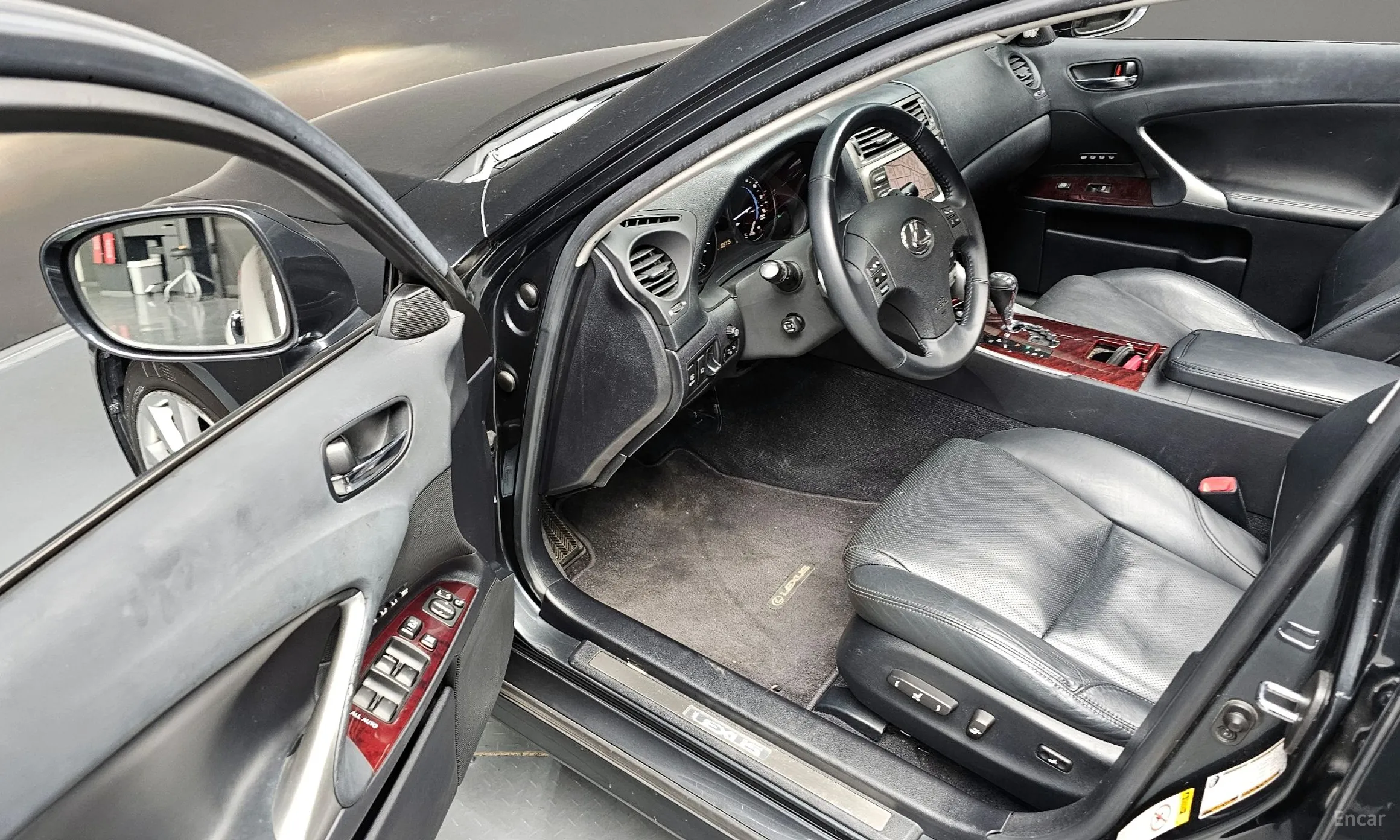Lexus IS250 превью 12
