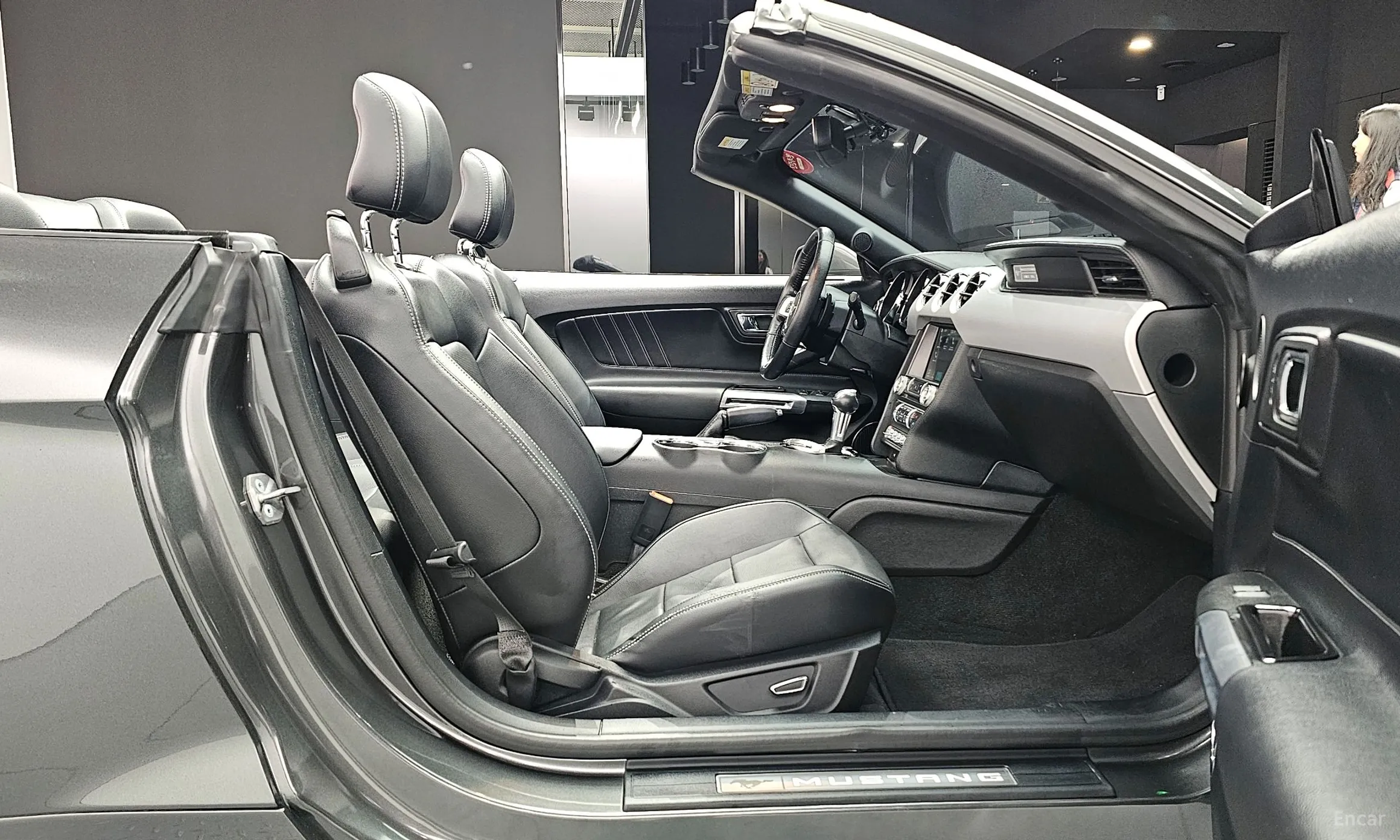 Ford Mustang превью 11
