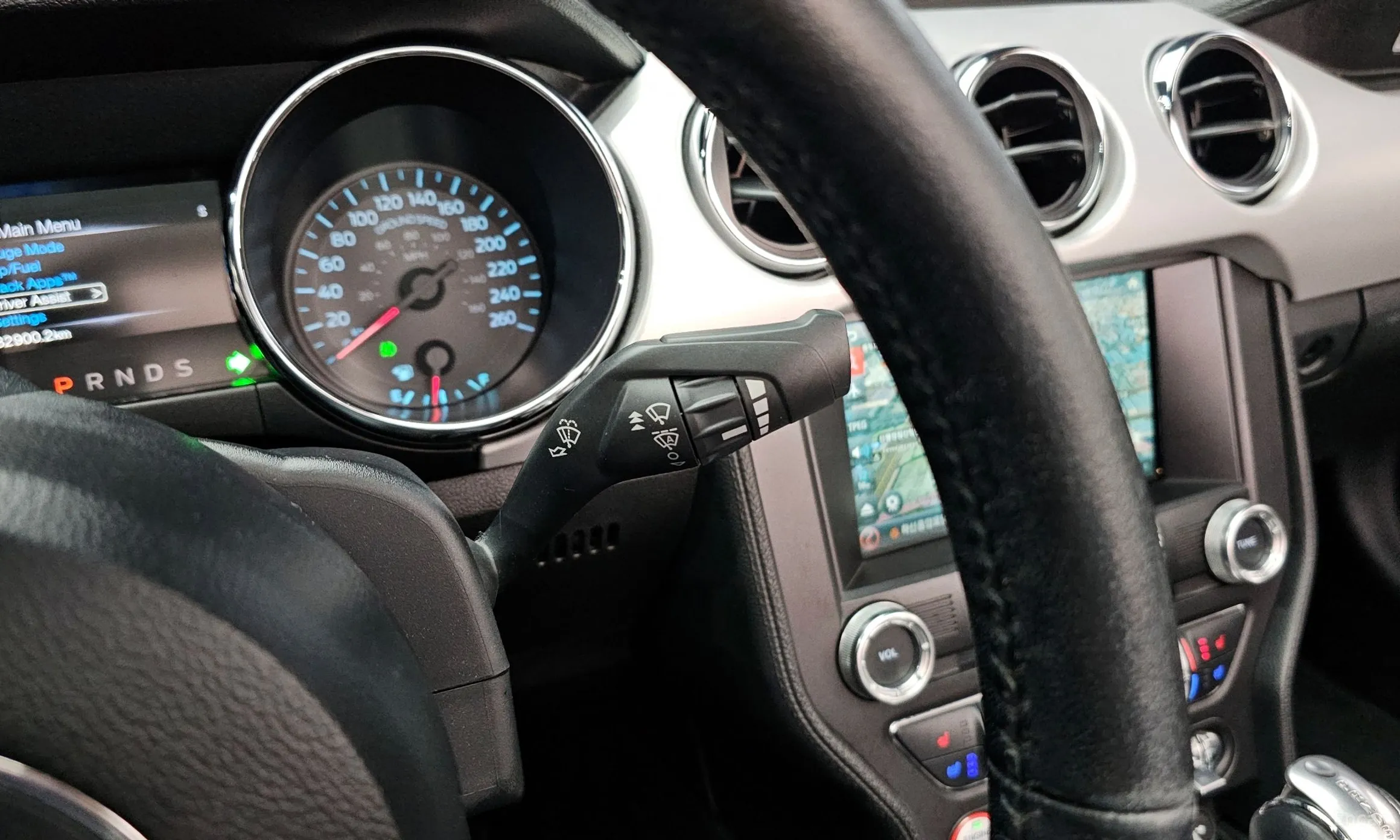 Ford Mustang превью 18