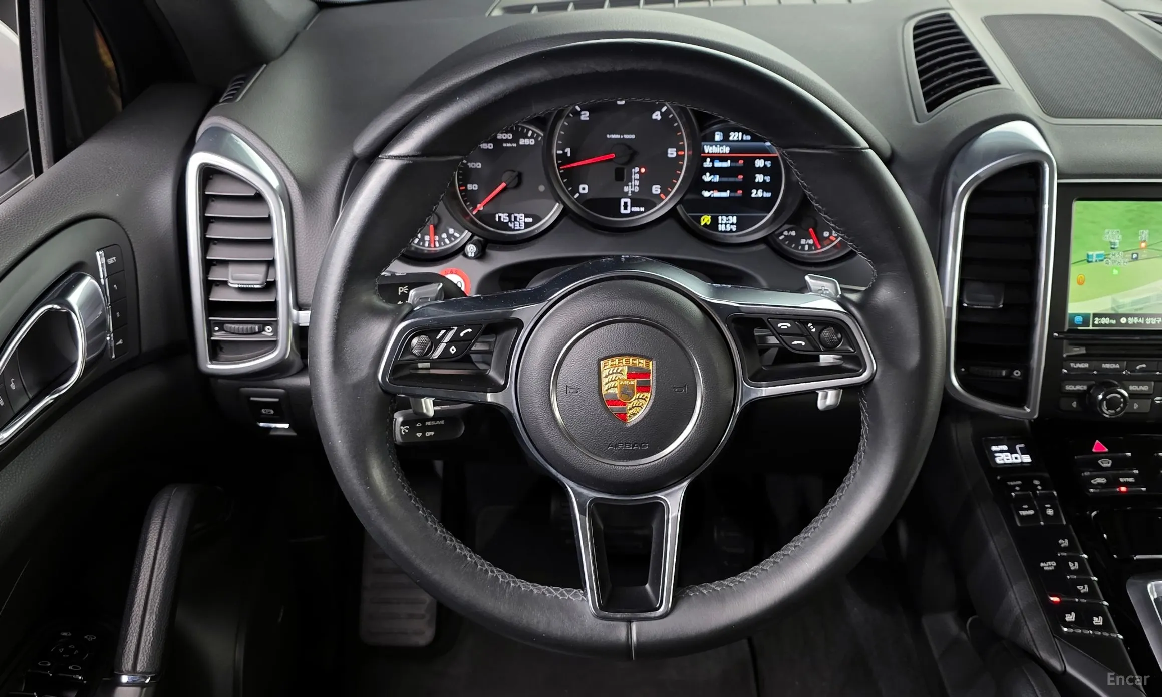 Porsche New Cayenne превью 16