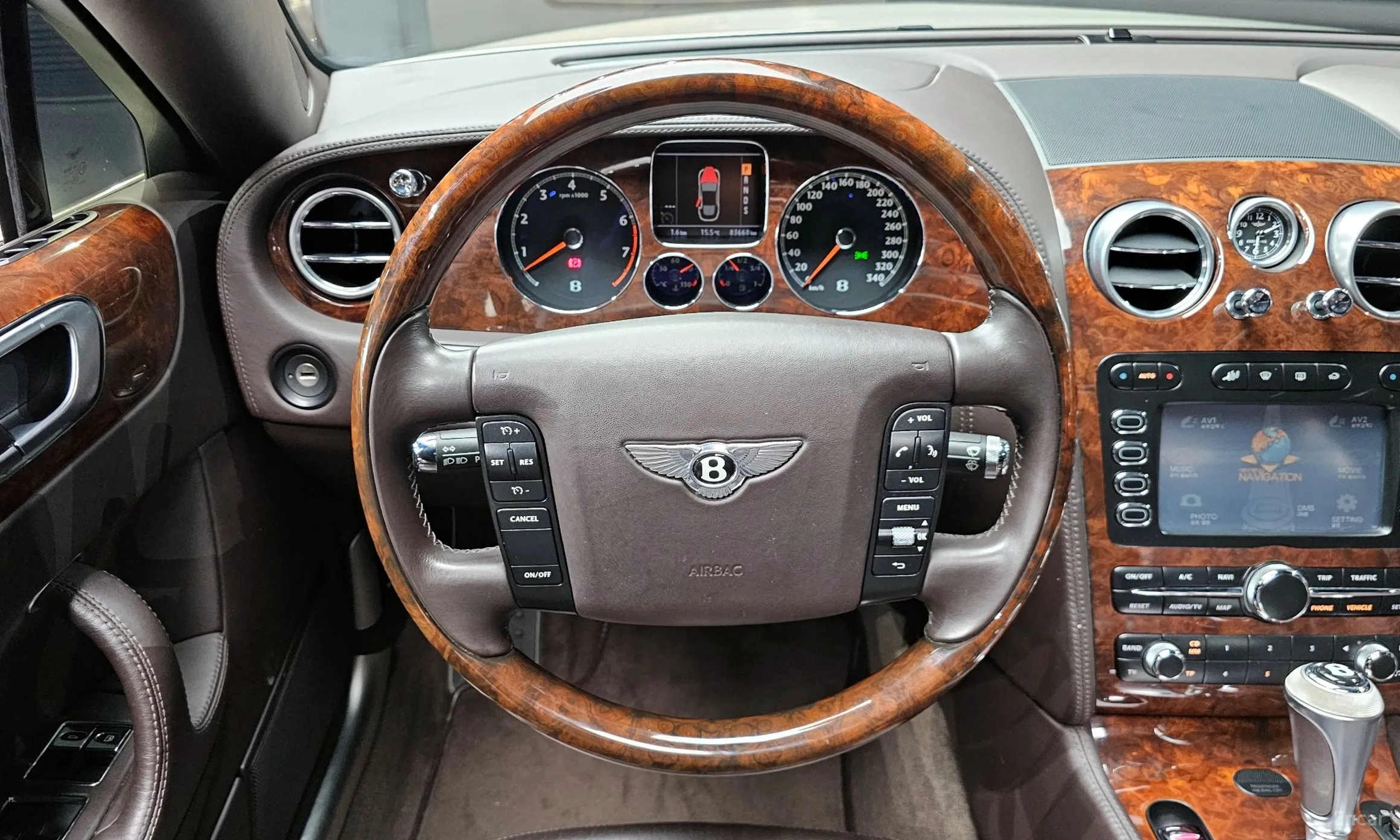 Bentley Flying Spur Gen 1 превью 14