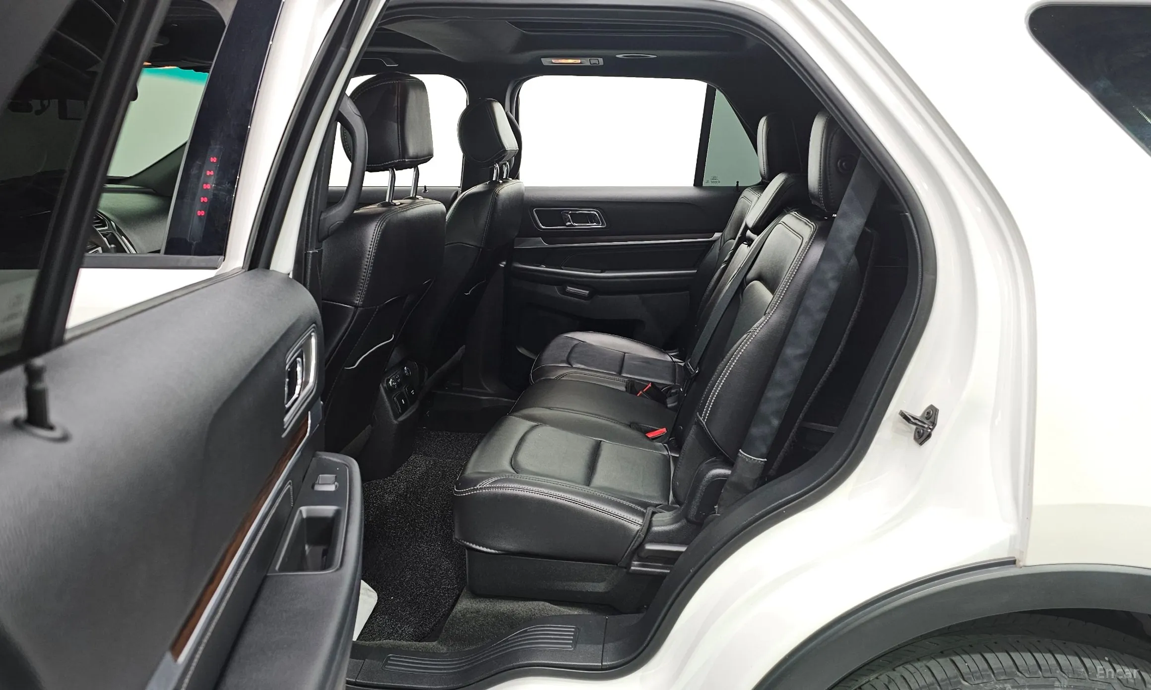 Ford Explorer превью 11