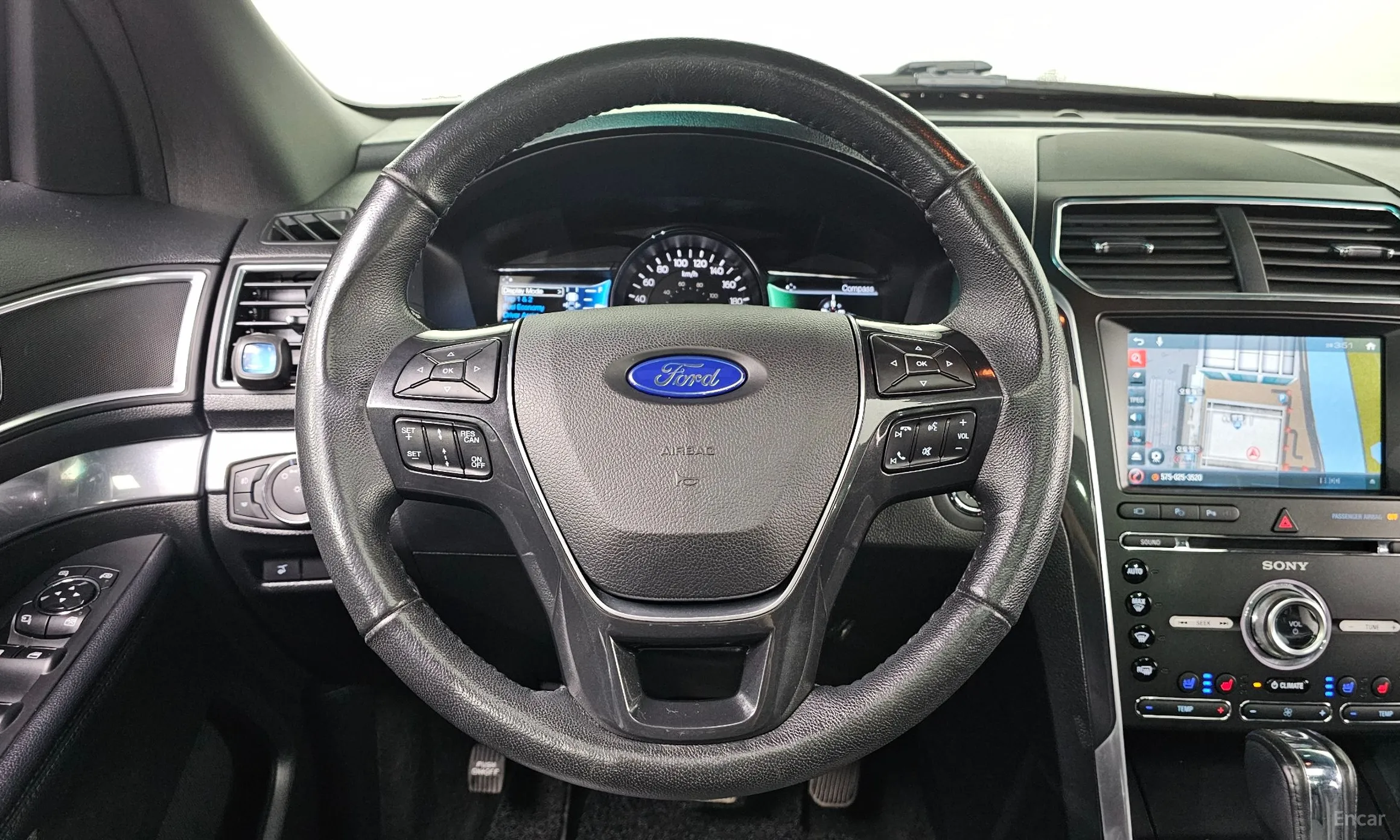 Ford Explorer превью 14