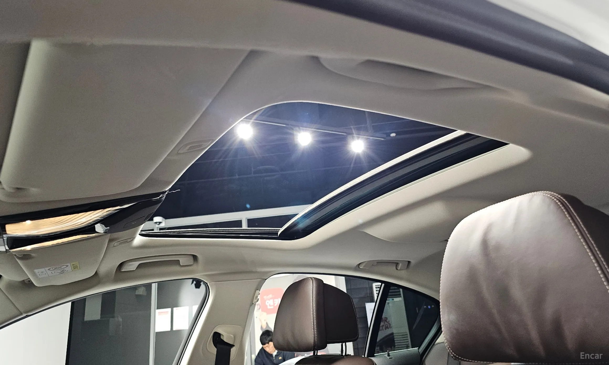 BMW 5 Series (G30) превью 19