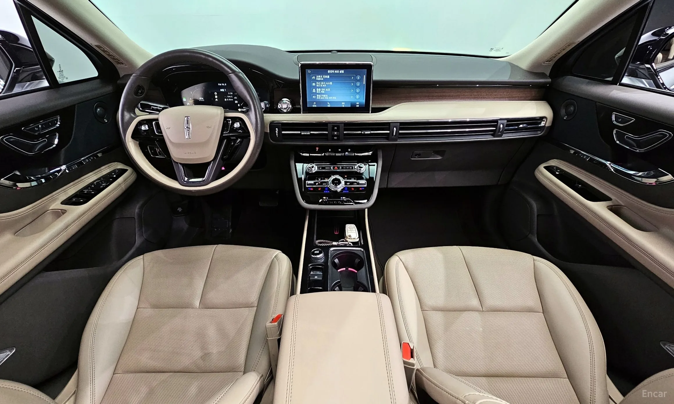 Lincoln Corsair превью 7