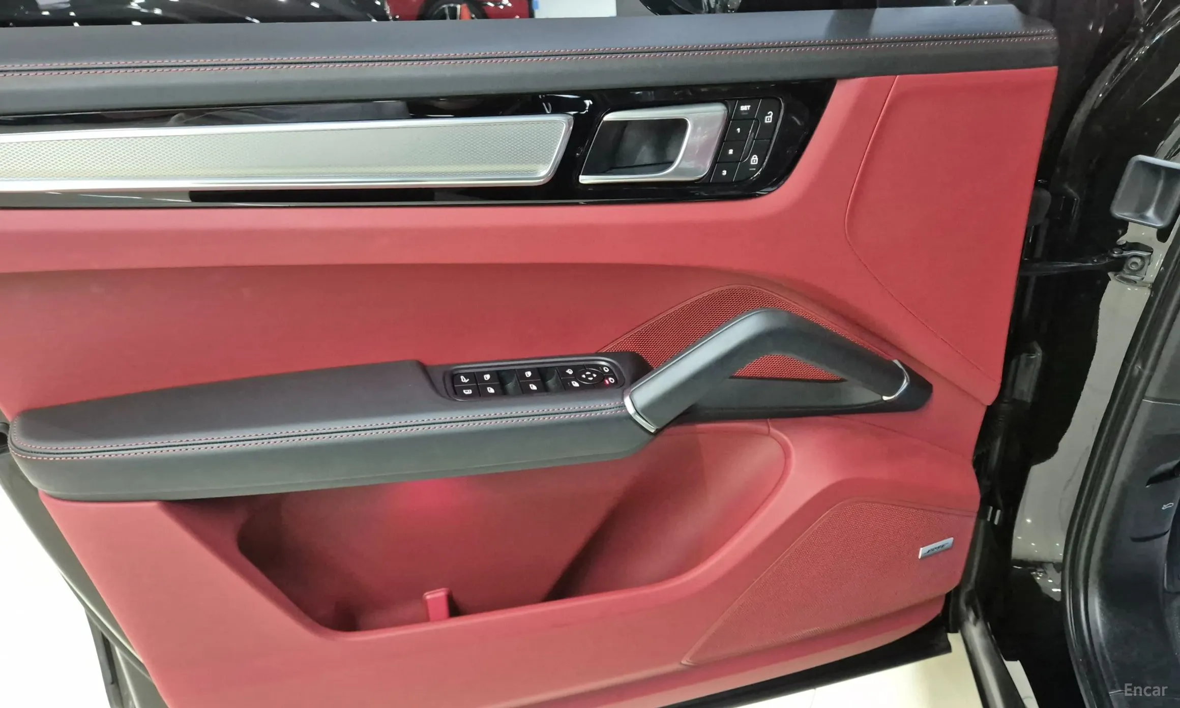 Porsche Cayenne (PO536) превью 17