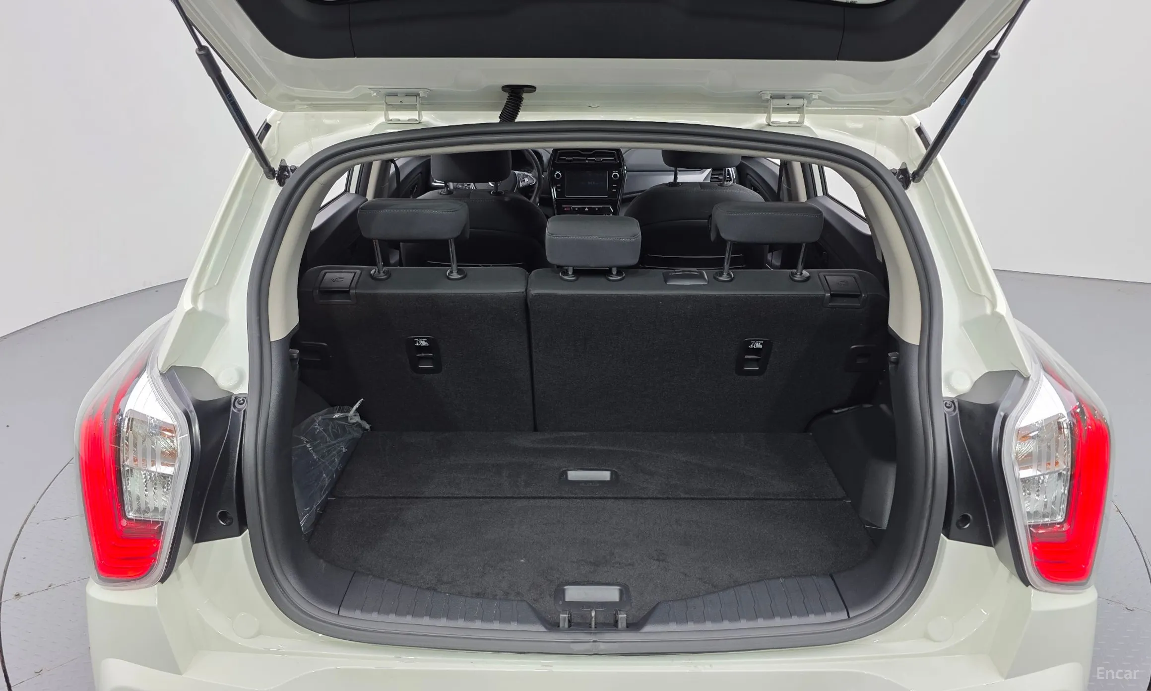 KG Mobility (SsangYong) Berry New Tivoli превью 20