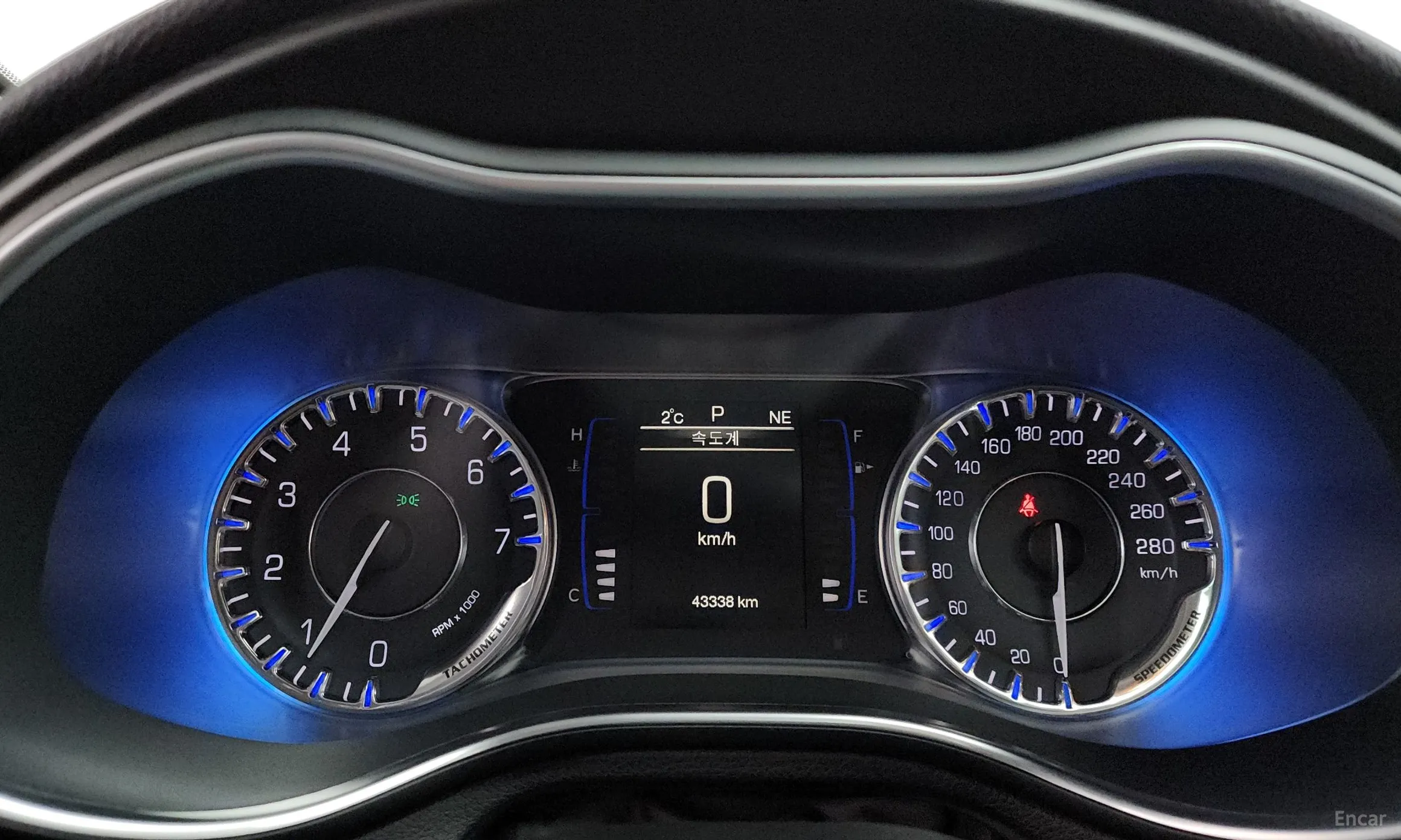 Chrysler 200 Second generation превью 8