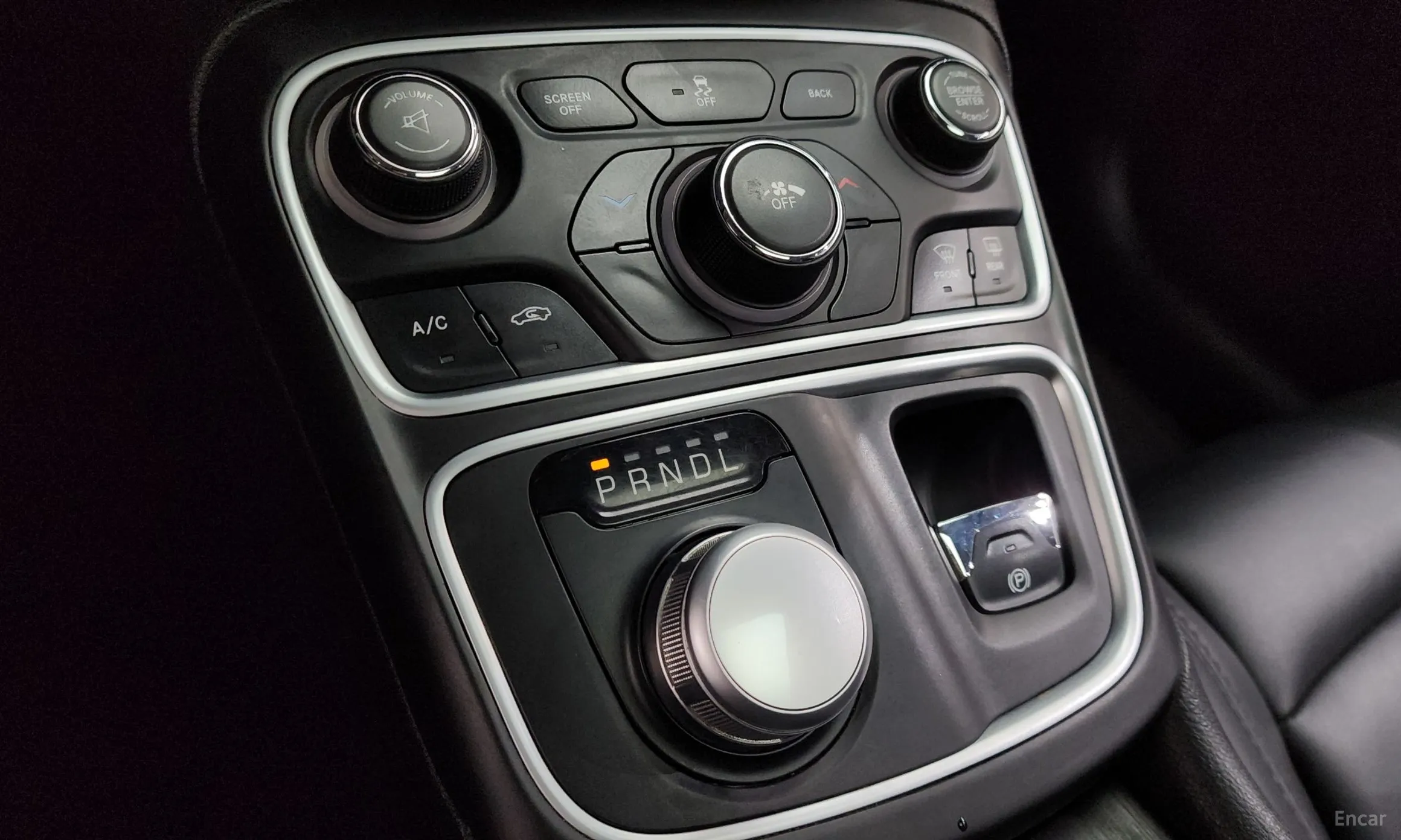 Chrysler 200 Second generation превью 9