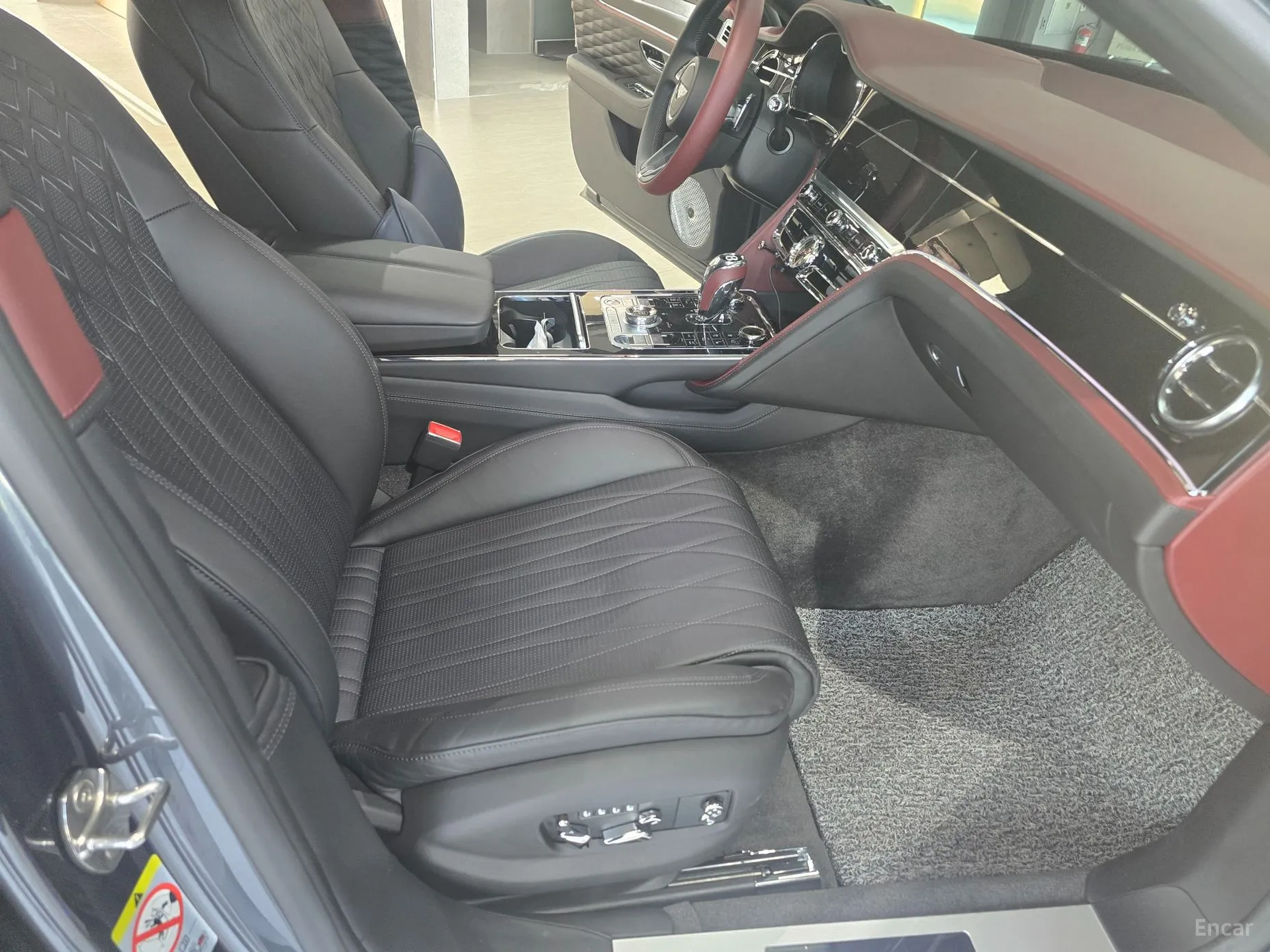 Bentley Flying Spur 3rd Generation превью 14