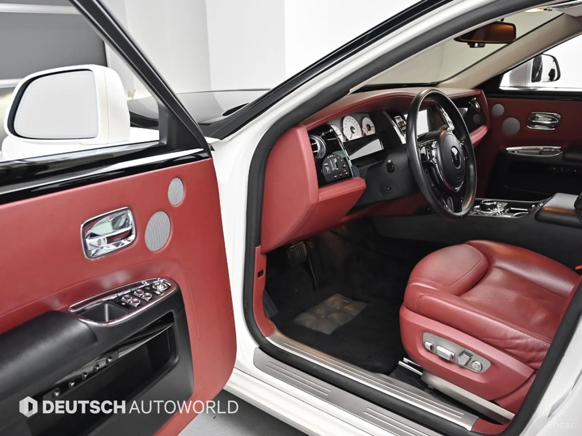 Rolls-Royce Ghost превью 11