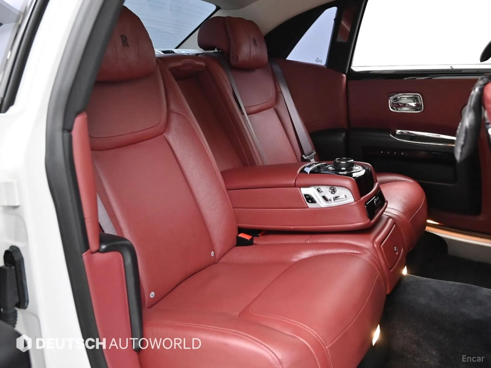 Rolls-Royce Ghost превью 12