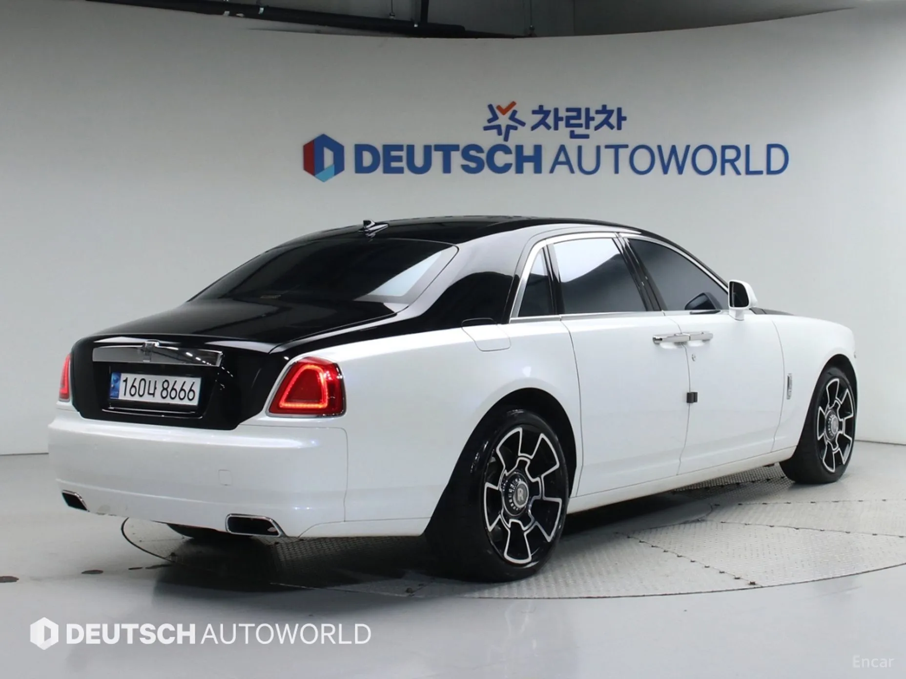 Rolls-Royce Ghost превью 2