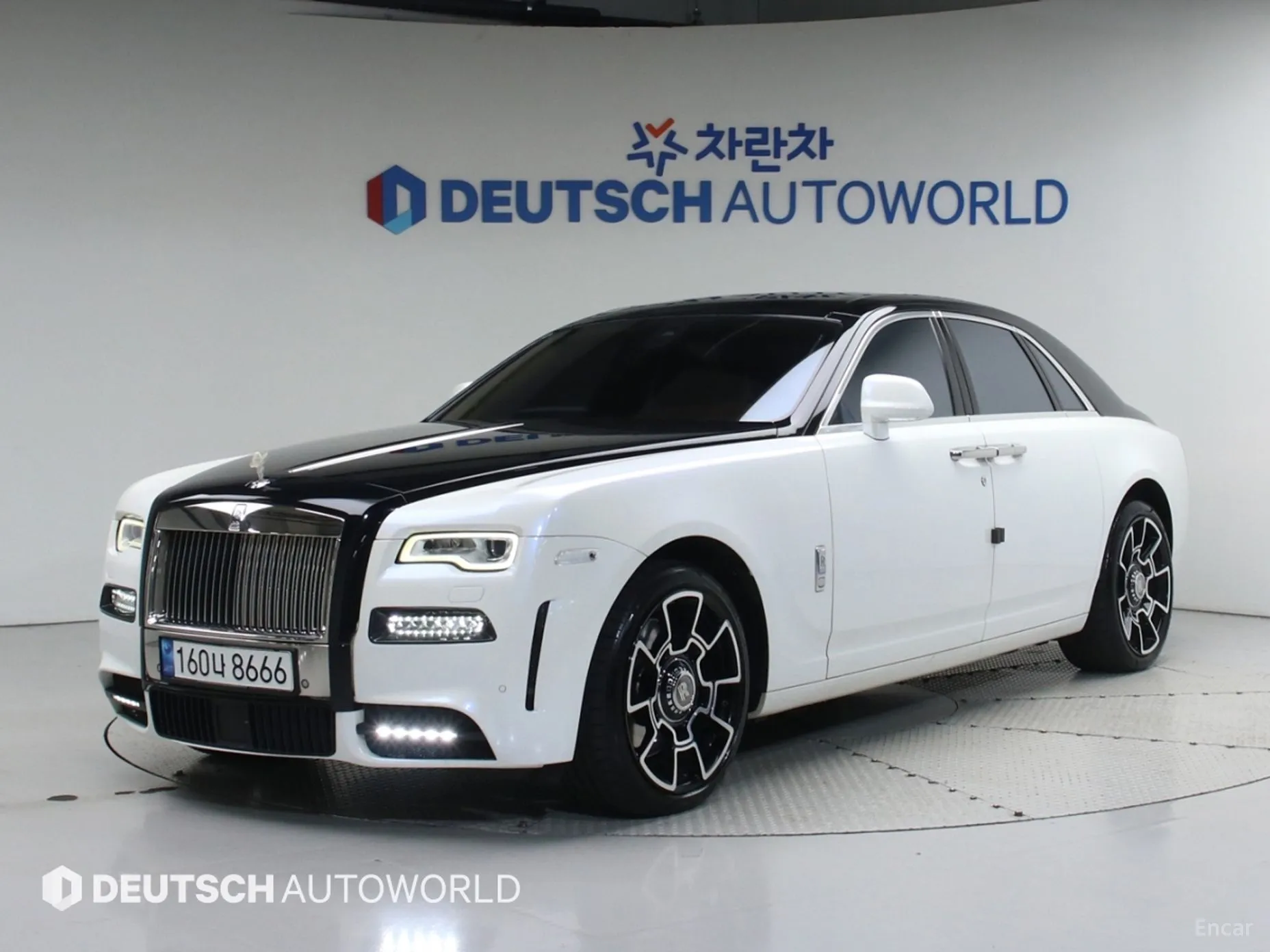 Rolls-Royce Ghost превью 3