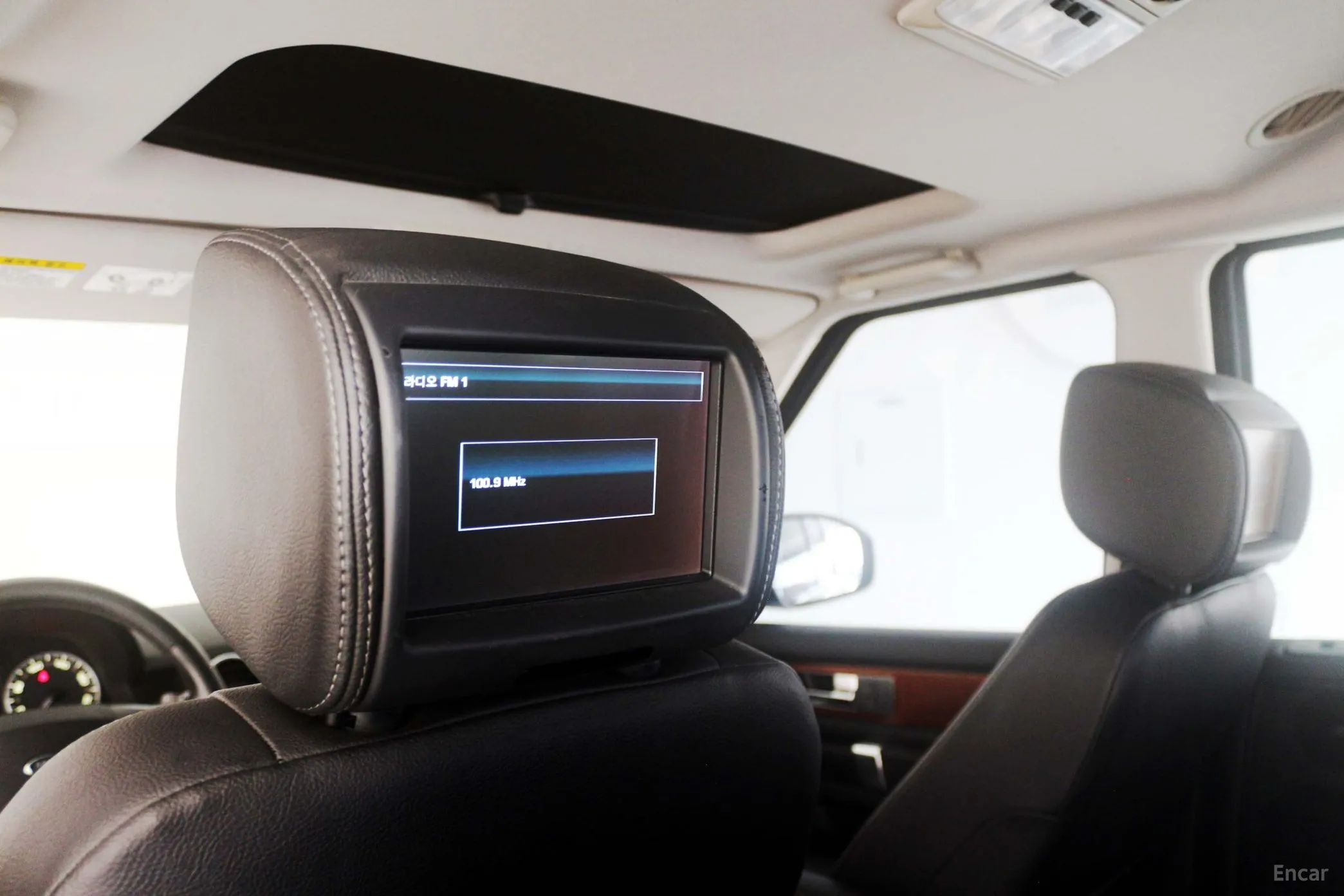 Land Rover Discovery 4 превью 14